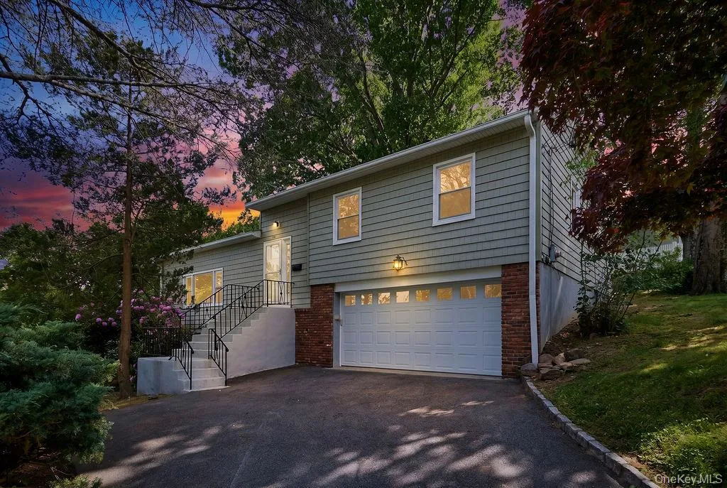 72 Hickory Hill Drive, Greenburgh, NY, 3 Bedrooms Bedrooms, 7 Rooms Rooms,2 BathroomsBathrooms,Residential,For Rent,Hickory Hill,0,KEY1010145 72 Hickory Hill Drive, Greenburgh, NY, 3 Bedrooms Bedrooms, 7 Rooms Rooms,2 BathroomsBathrooms,Residential,For Rent,Hickory Hill,0,KEY1010145