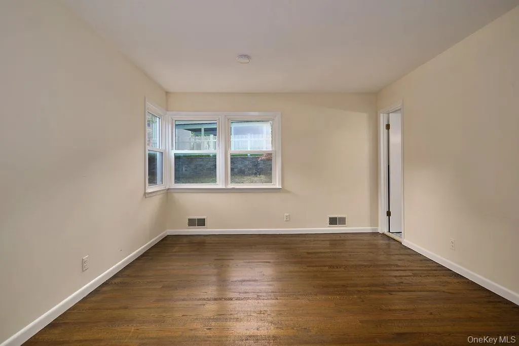 72 Hickory Hill Drive, Greenburgh, NY, 3 Bedrooms Bedrooms, 7 Rooms Rooms,2 BathroomsBathrooms,Residential,For Rent,Hickory Hill,0,KEY1010145 72 Hickory Hill Drive, Greenburgh, NY, 3 Bedrooms Bedrooms, 7 Rooms Rooms,2 BathroomsBathrooms,Residential,For Rent,Hickory Hill,0,KEY1010145