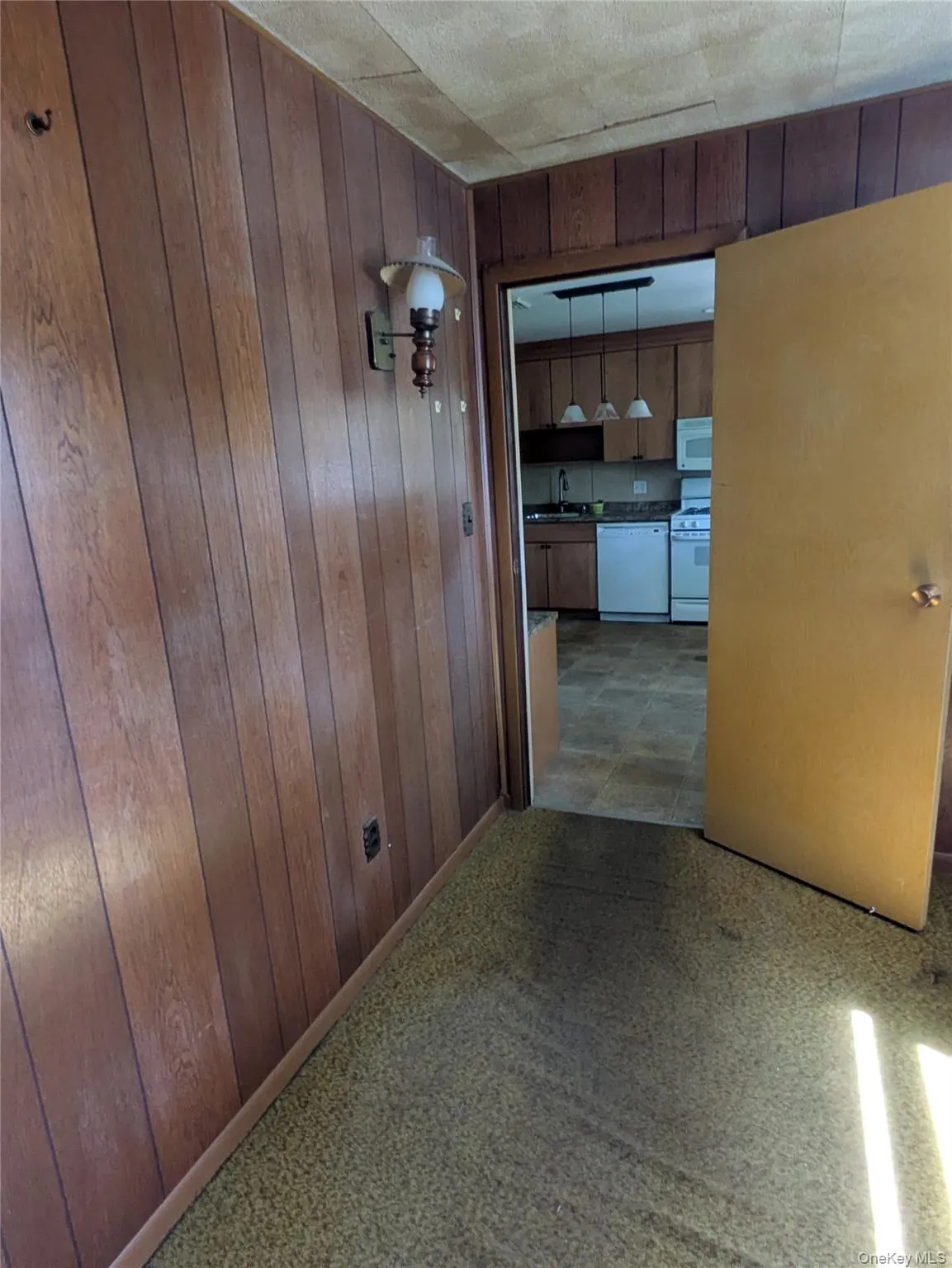 15 Kalina Drive, Saugerties, NY, 3 Bedrooms Bedrooms, 6 Rooms Rooms,1 BathroomBathrooms,Residential,For Rent,Kalina,0,1010147 15 Kalina Drive, Saugerties, NY, 3 Bedrooms Bedrooms, 6 Rooms Rooms,1 BathroomBathrooms,Residential,For Rent,Kalina,0,1010147