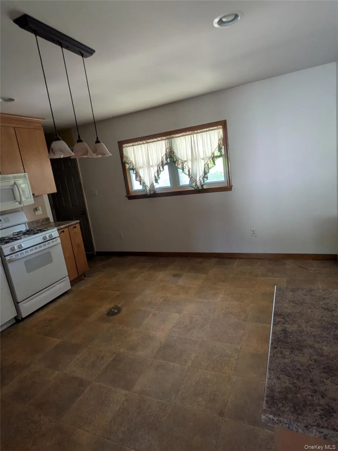 15 Kalina Drive, Saugerties, NY, 3 Bedrooms Bedrooms, 6 Rooms Rooms,1 BathroomBathrooms,Residential,For Rent,Kalina,0,1010147 15 Kalina Drive, Saugerties, NY, 3 Bedrooms Bedrooms, 6 Rooms Rooms,1 BathroomBathrooms,Residential,For Rent,Kalina,0,1010147