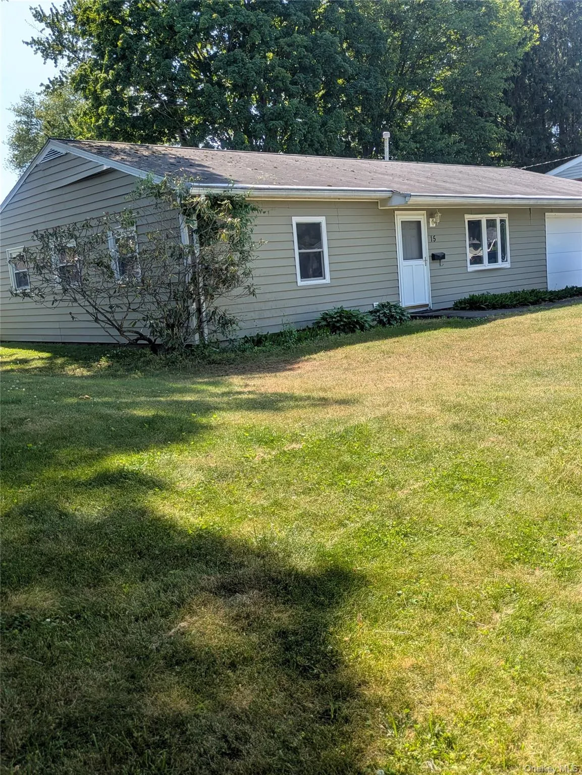 15 Kalina Drive, Saugerties, NY, 3 Bedrooms Bedrooms, 6 Rooms Rooms,1 BathroomBathrooms,Residential,For Rent,Kalina,0,1010147 15 Kalina Drive, Saugerties, NY, 3 Bedrooms Bedrooms, 6 Rooms Rooms,1 BathroomBathrooms,Residential,For Rent,Kalina,0,1010147