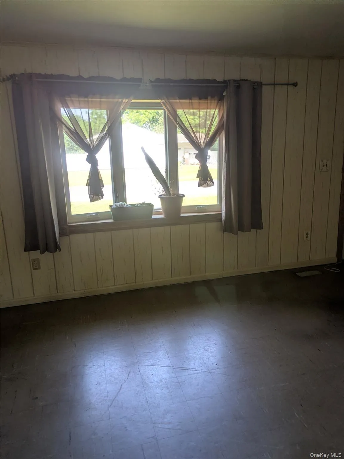 15 Kalina Drive, Saugerties, NY, 3 Bedrooms Bedrooms, 6 Rooms Rooms,1 BathroomBathrooms,Residential,For Rent,Kalina,0,1010147 15 Kalina Drive, Saugerties, NY, 3 Bedrooms Bedrooms, 6 Rooms Rooms,1 BathroomBathrooms,Residential,For Rent,Kalina,0,1010147