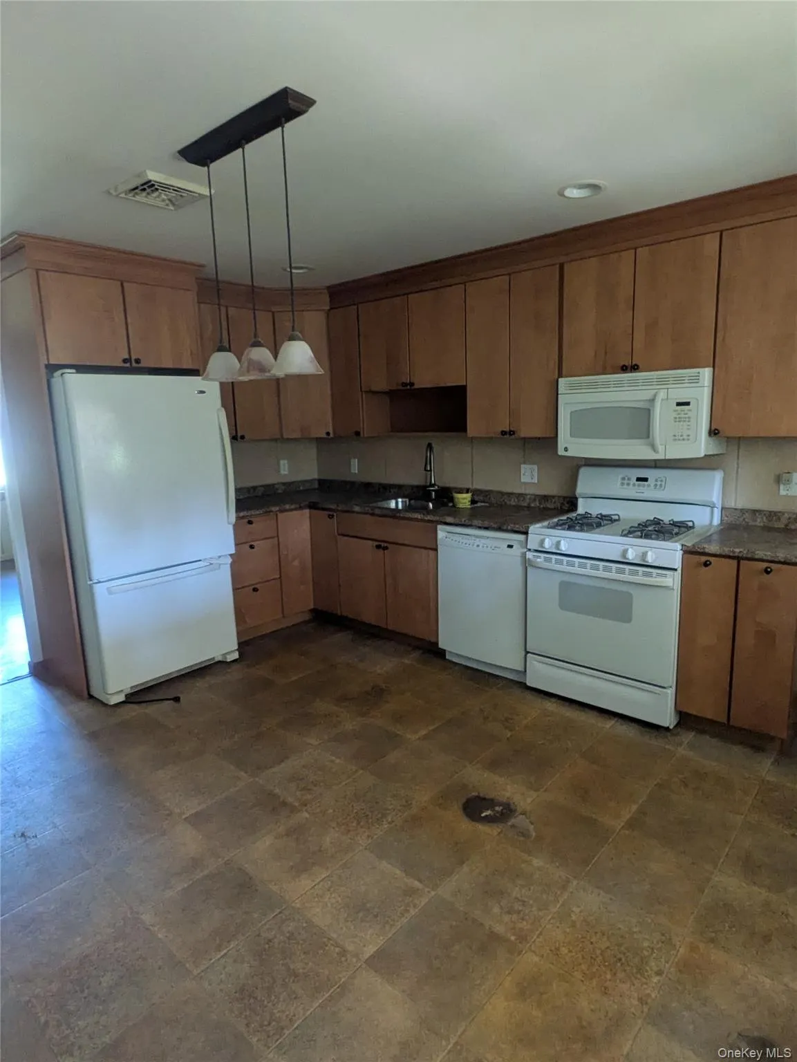 15 Kalina Drive, Saugerties, NY, 3 Bedrooms Bedrooms, 6 Rooms Rooms,1 BathroomBathrooms,Residential,For Rent,Kalina,0,1010147 15 Kalina Drive, Saugerties, NY, 3 Bedrooms Bedrooms, 6 Rooms Rooms,1 BathroomBathrooms,Residential,For Rent,Kalina,0,1010147