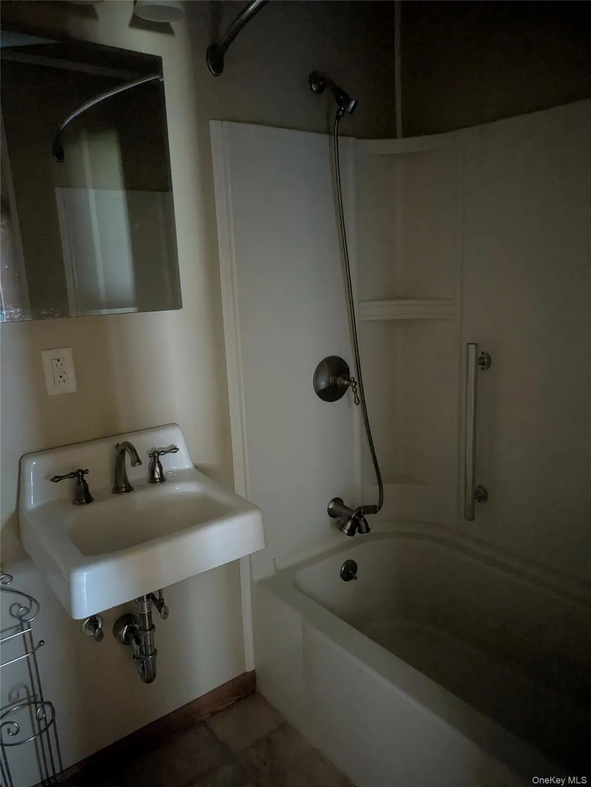 15 Kalina Drive, Saugerties, NY, 3 Bedrooms Bedrooms, 6 Rooms Rooms,1 BathroomBathrooms,Residential,For Rent,Kalina,0,1010147 15 Kalina Drive, Saugerties, NY, 3 Bedrooms Bedrooms, 6 Rooms Rooms,1 BathroomBathrooms,Residential,For Rent,Kalina,0,1010147