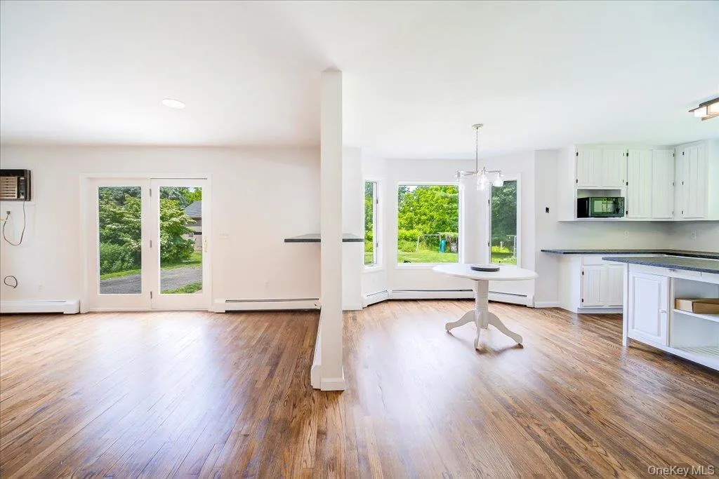1524 State Route 17A, Warwick (town), NY, 4 Bedrooms Bedrooms, 12 Rooms Rooms,2 BathroomsBathrooms,Residential,For Rent,State Route 17A,0,1010149 1524 State Route 17A, Warwick (town), NY, 4 Bedrooms Bedrooms, 12 Rooms Rooms,2 BathroomsBathrooms,Residential,For Rent,State Route 17A,0,1010149