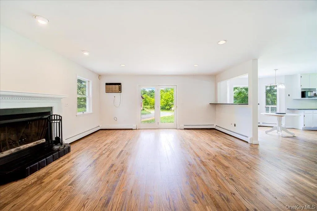 1524 State Route 17A, Warwick (town), NY, 4 Bedrooms Bedrooms, 12 Rooms Rooms,2 BathroomsBathrooms,Residential,For Rent,State Route 17A,0,1010149 1524 State Route 17A, Warwick (town), NY, 4 Bedrooms Bedrooms, 12 Rooms Rooms,2 BathroomsBathrooms,Residential,For Rent,State Route 17A,0,1010149