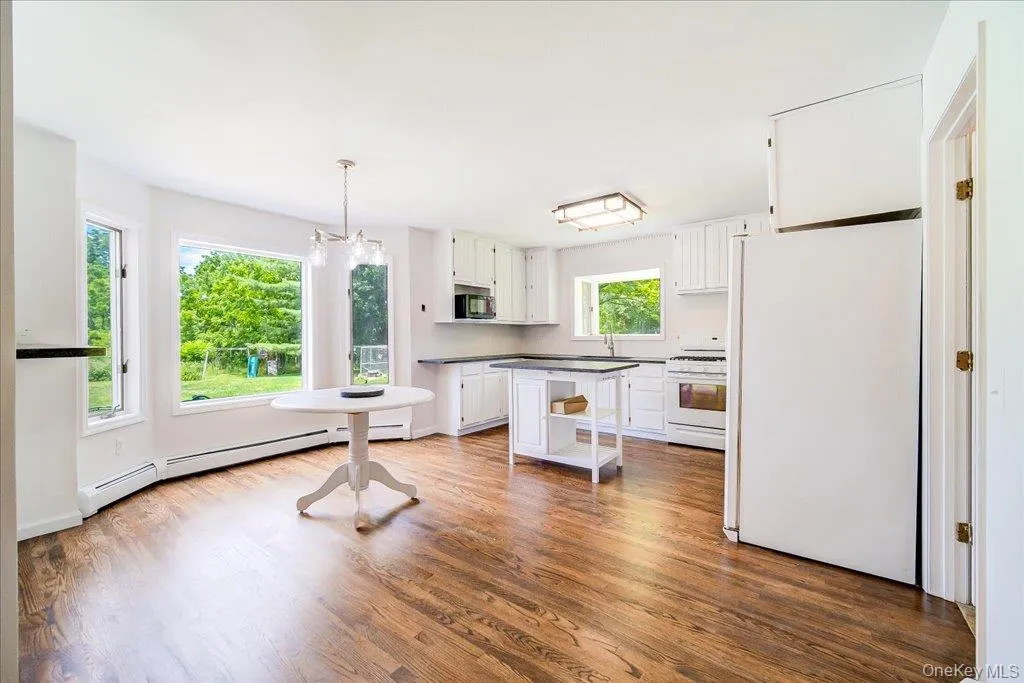 1524 State Route 17A, Warwick (town), NY, 4 Bedrooms Bedrooms, 12 Rooms Rooms,2 BathroomsBathrooms,Residential,For Rent,State Route 17A,0,1010149 1524 State Route 17A, Warwick (town), NY, 4 Bedrooms Bedrooms, 12 Rooms Rooms,2 BathroomsBathrooms,Residential,For Rent,State Route 17A,0,1010149