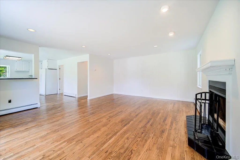 1524 State Route 17A, Warwick (town), NY, 4 Bedrooms Bedrooms, 12 Rooms Rooms,2 BathroomsBathrooms,Residential,For Rent,State Route 17A,0,1010149 1524 State Route 17A, Warwick (town), NY, 4 Bedrooms Bedrooms, 12 Rooms Rooms,2 BathroomsBathrooms,Residential,For Rent,State Route 17A,0,1010149