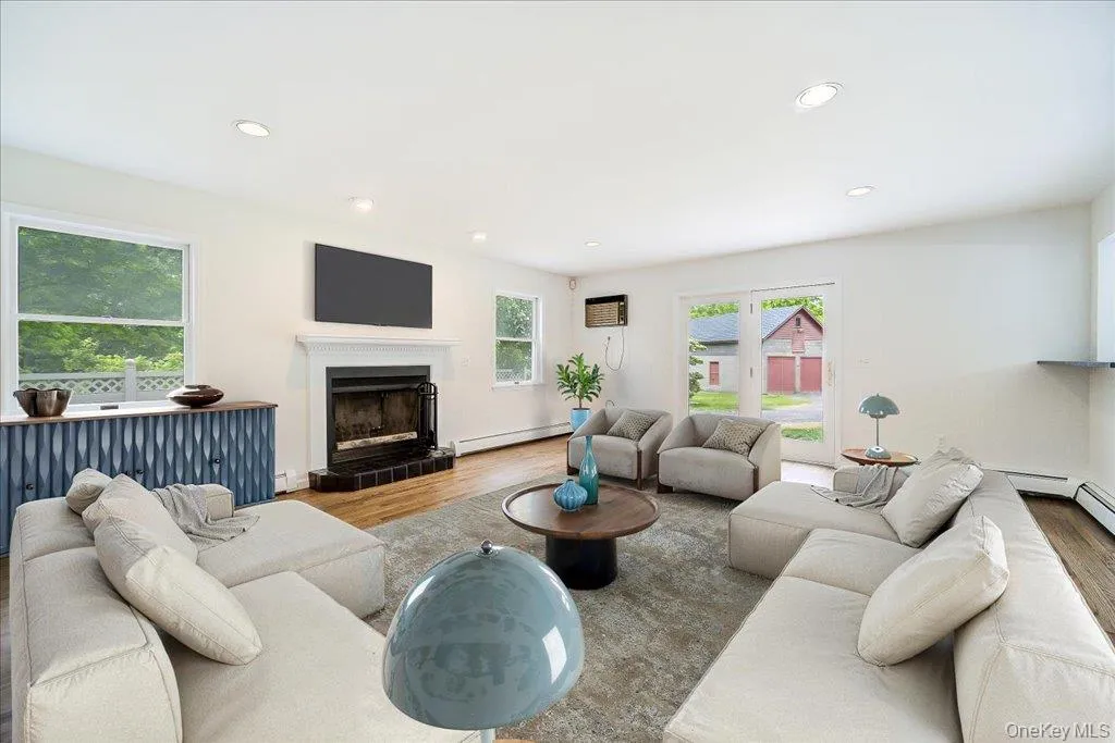 1524 State Route 17A, Warwick (town), NY, 4 Bedrooms Bedrooms, 12 Rooms Rooms,2 BathroomsBathrooms,Residential,For Rent,State Route 17A,0,1010149 1524 State Route 17A, Warwick (town), NY, 4 Bedrooms Bedrooms, 12 Rooms Rooms,2 BathroomsBathrooms,Residential,For Rent,State Route 17A,0,1010149