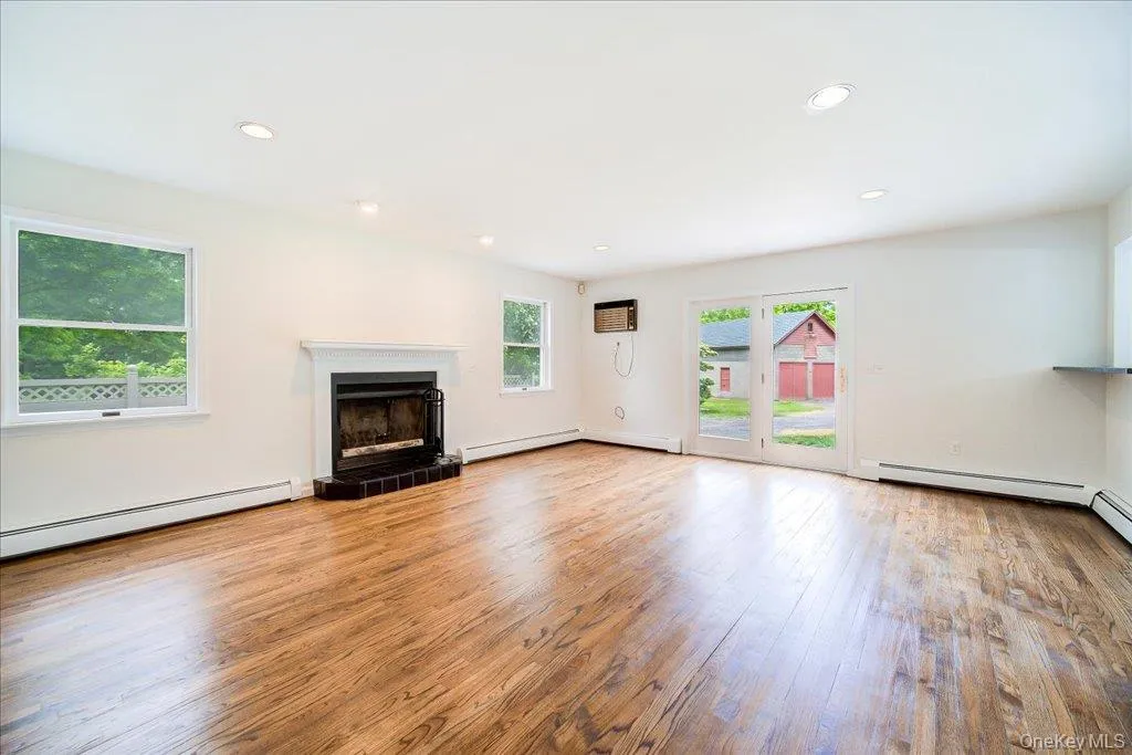 1524 State Route 17A, Warwick (town), NY, 4 Bedrooms Bedrooms, 12 Rooms Rooms,2 BathroomsBathrooms,Residential,For Rent,State Route 17A,0,1010149 1524 State Route 17A, Warwick (town), NY, 4 Bedrooms Bedrooms, 12 Rooms Rooms,2 BathroomsBathrooms,Residential,For Rent,State Route 17A,0,1010149
