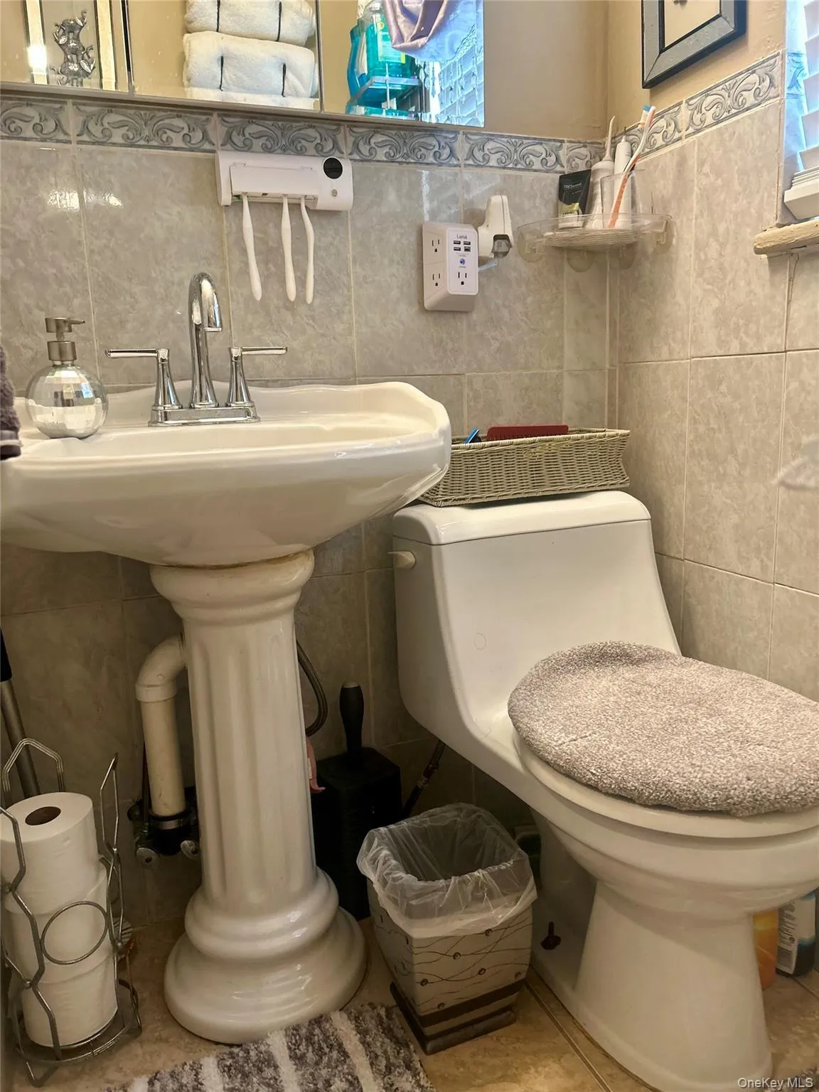 9333 212th Place, New York, NY, 3 Bedrooms Bedrooms, 6 Rooms Rooms,1 BathroomBathrooms,Residential,For Rent,212th,0,1010154 9333 212th Place, New York, NY, 3 Bedrooms Bedrooms, 6 Rooms Rooms,1 BathroomBathrooms,Residential,For Rent,212th,0,1010154