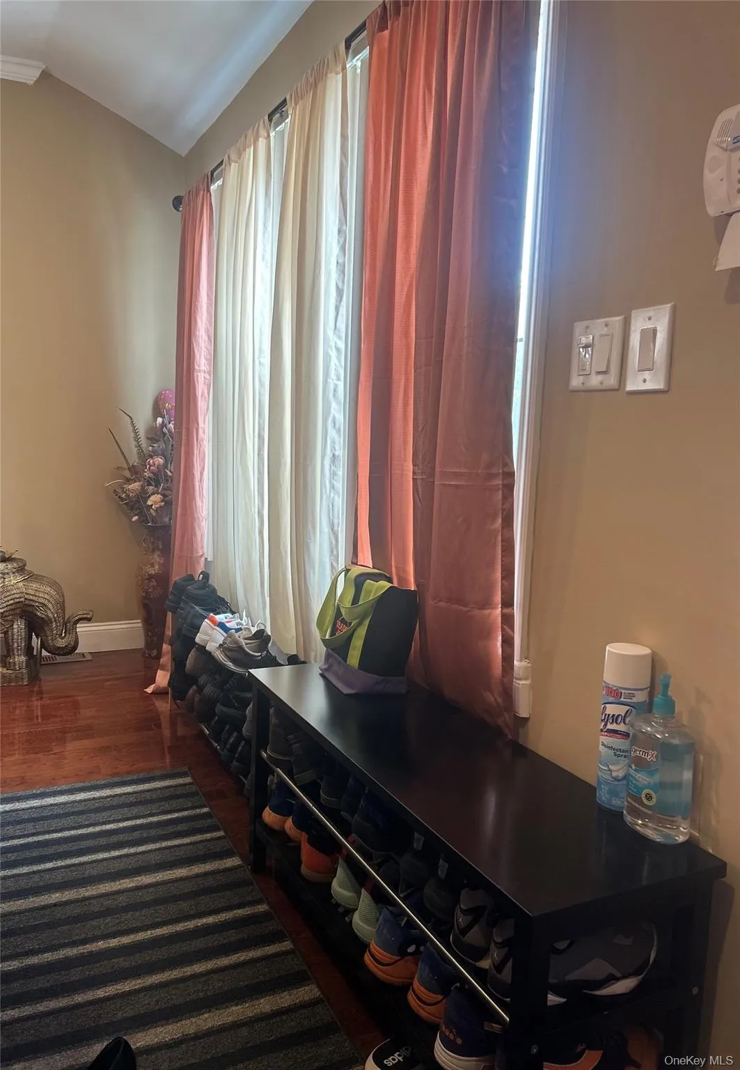 9333 212th Place, New York, NY, 3 Bedrooms Bedrooms, 6 Rooms Rooms,1 BathroomBathrooms,Residential,For Rent,212th,0,1010154 9333 212th Place, New York, NY, 3 Bedrooms Bedrooms, 6 Rooms Rooms,1 BathroomBathrooms,Residential,For Rent,212th,0,1010154
