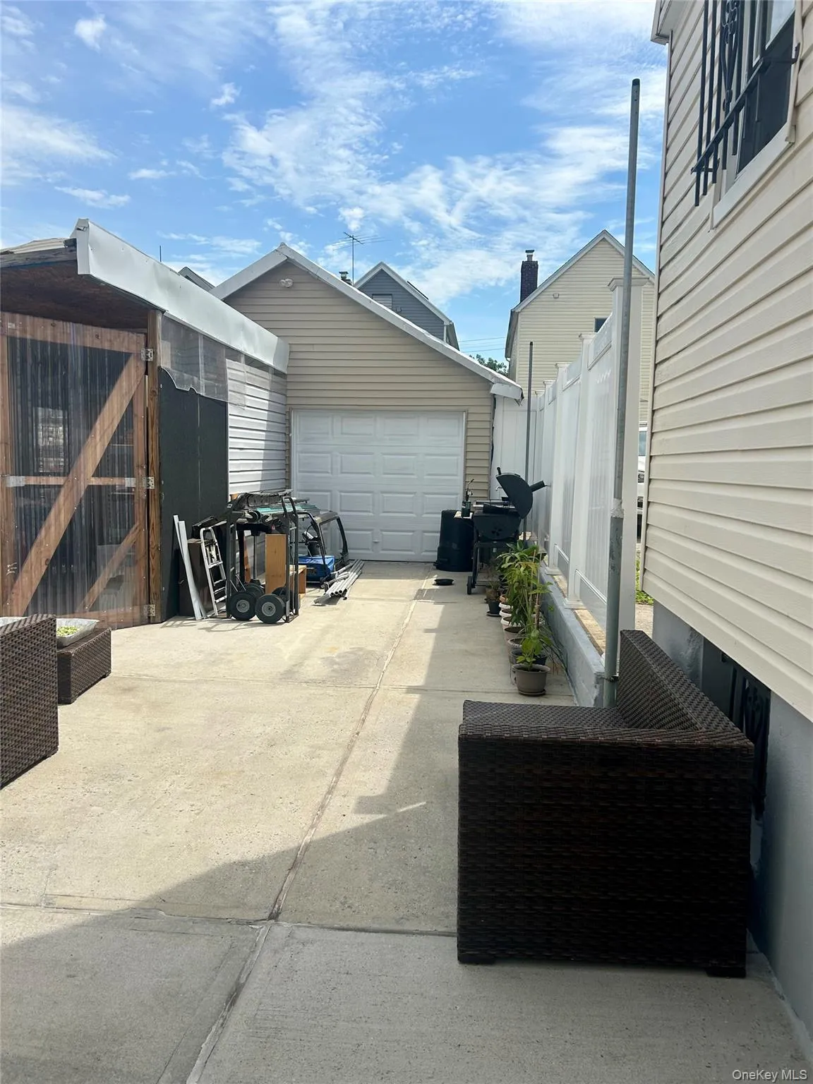 9333 212th Place, New York, NY, 3 Bedrooms Bedrooms, 6 Rooms Rooms,1 BathroomBathrooms,Residential,For Rent,212th,0,1010154 9333 212th Place, New York, NY, 3 Bedrooms Bedrooms, 6 Rooms Rooms,1 BathroomBathrooms,Residential,For Rent,212th,0,1010154