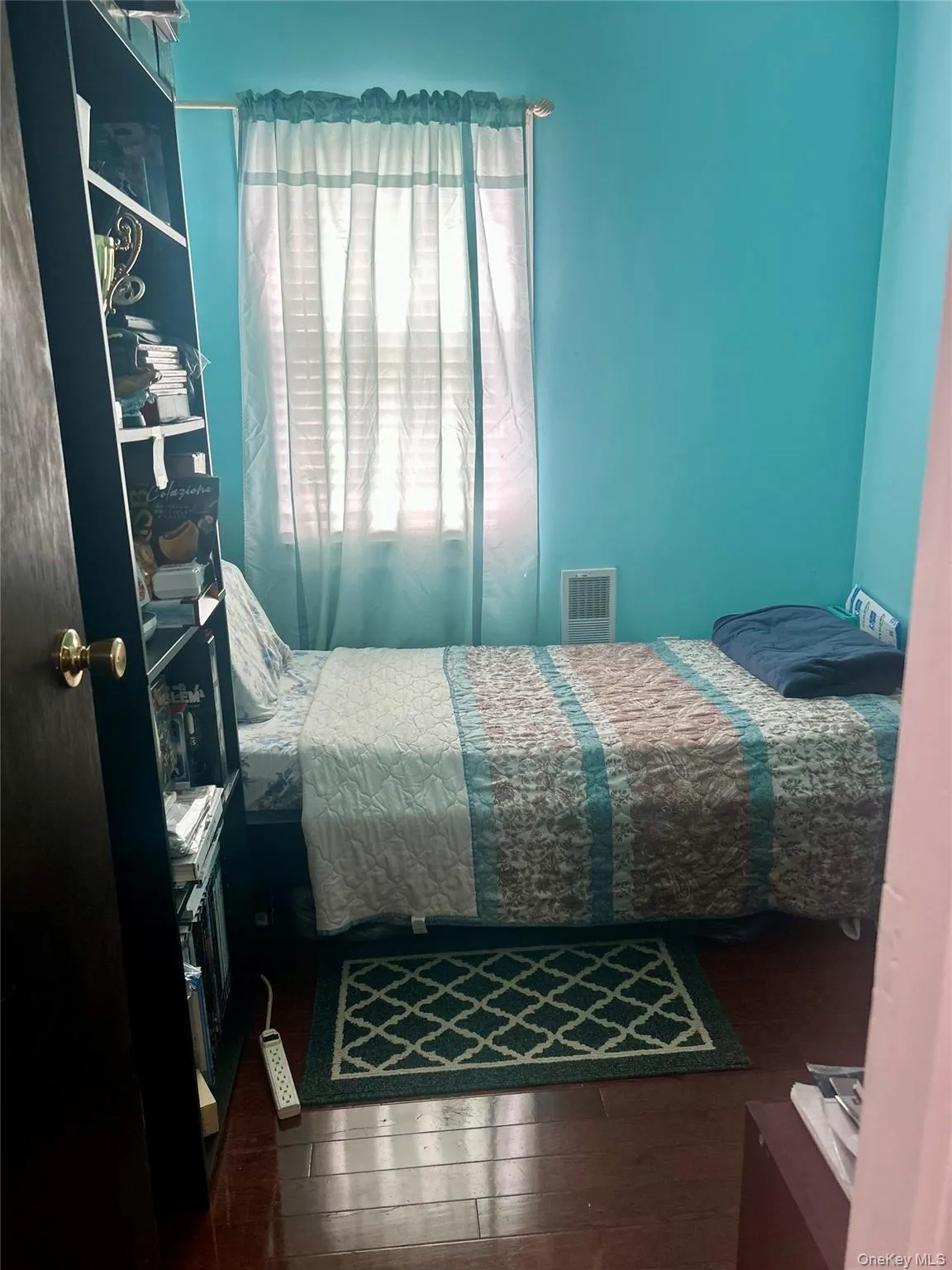 9333 212th Place, New York, NY, 3 Bedrooms Bedrooms, 6 Rooms Rooms,1 BathroomBathrooms,Residential,For Rent,212th,0,1010154 9333 212th Place, New York, NY, 3 Bedrooms Bedrooms, 6 Rooms Rooms,1 BathroomBathrooms,Residential,For Rent,212th,0,1010154