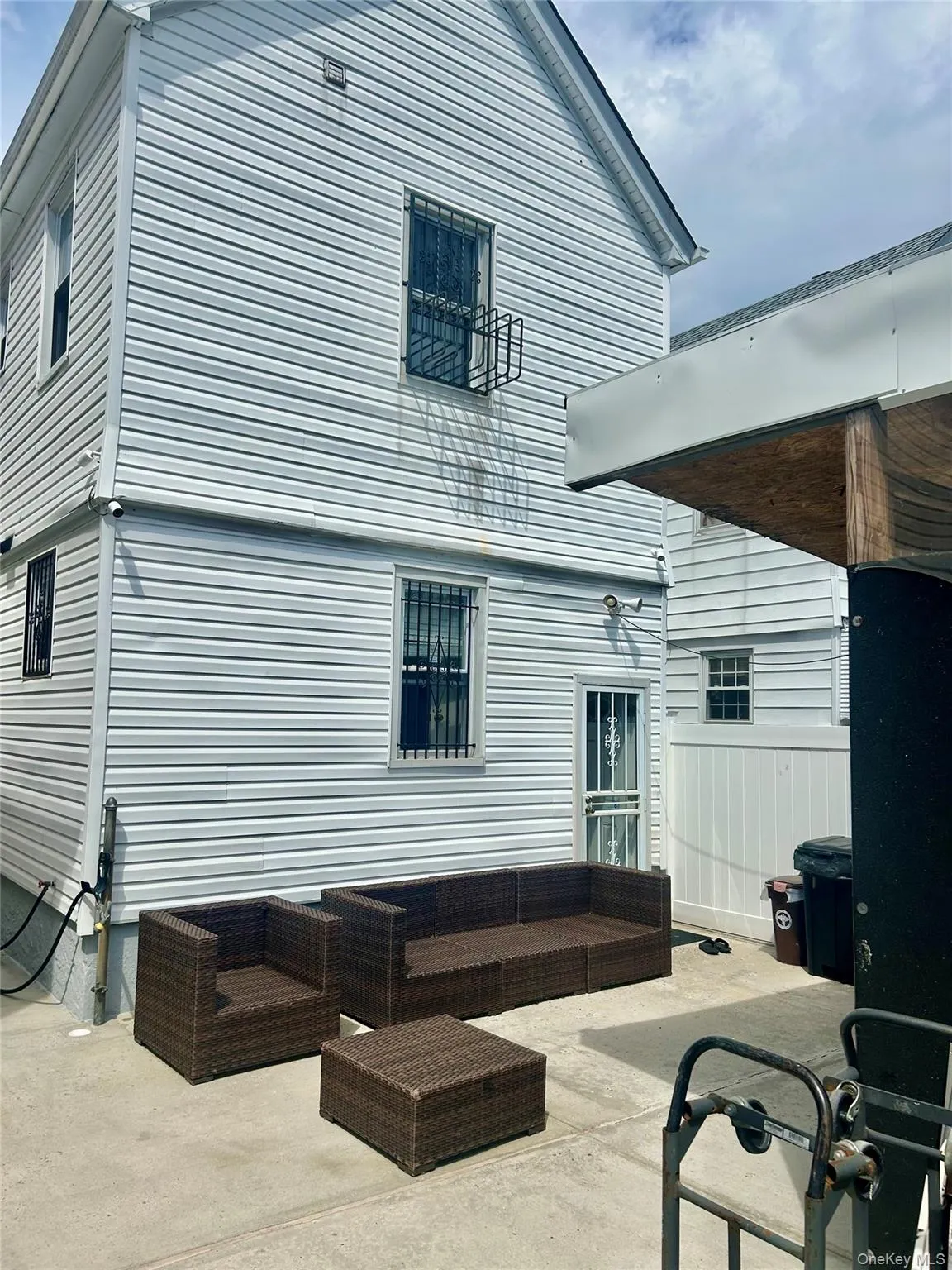 9333 212th Place, New York, NY, 3 Bedrooms Bedrooms, 6 Rooms Rooms,1 BathroomBathrooms,Residential,For Rent,212th,0,1010154 9333 212th Place, New York, NY, 3 Bedrooms Bedrooms, 6 Rooms Rooms,1 BathroomBathrooms,Residential,For Rent,212th,0,1010154