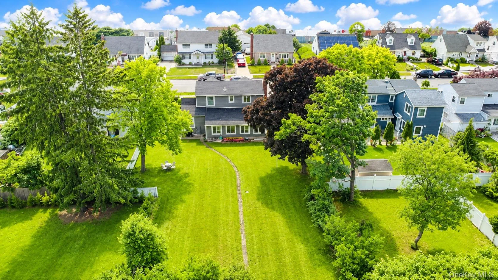54 Twinlawns Avenue, Oyster Bay, NY, 5 Bedrooms Bedrooms, 7 Rooms Rooms,3 BathroomsBathrooms,Residential,For Rent,Twinlawns,0,1010157 54 Twinlawns Avenue, Oyster Bay, NY, 5 Bedrooms Bedrooms, 7 Rooms Rooms,3 BathroomsBathrooms,Residential,For Rent,Twinlawns,0,1010157