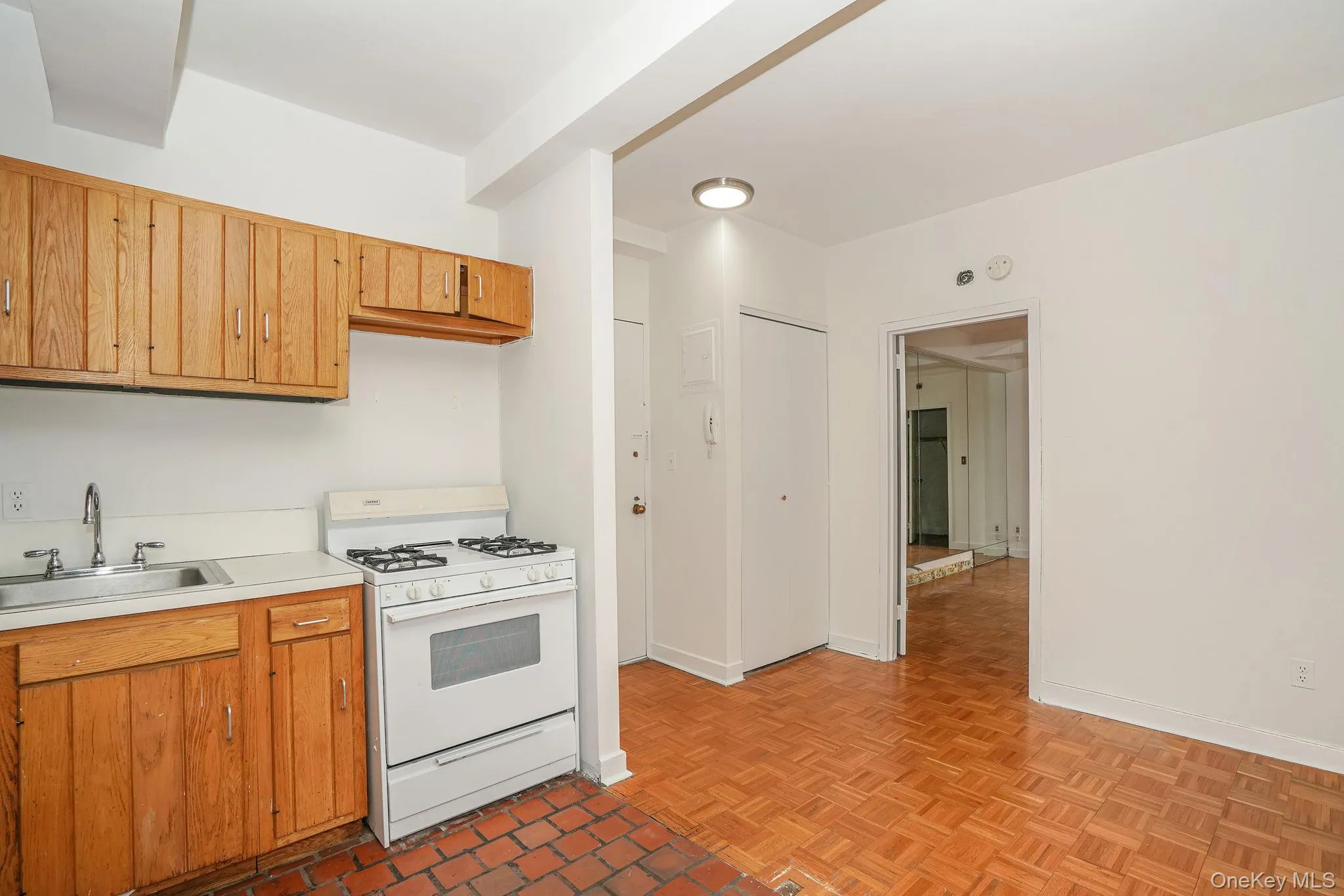 2166 Broadway, New York, NY, 1 Bedroom Bedrooms, 4 Rooms Rooms,1 BathroomBathrooms,Residential,For Rent,Broadway,0,1010168 2166 Broadway, New York, NY, 1 Bedroom Bedrooms, 4 Rooms Rooms,1 BathroomBathrooms,Residential,For Rent,Broadway,0,1010168