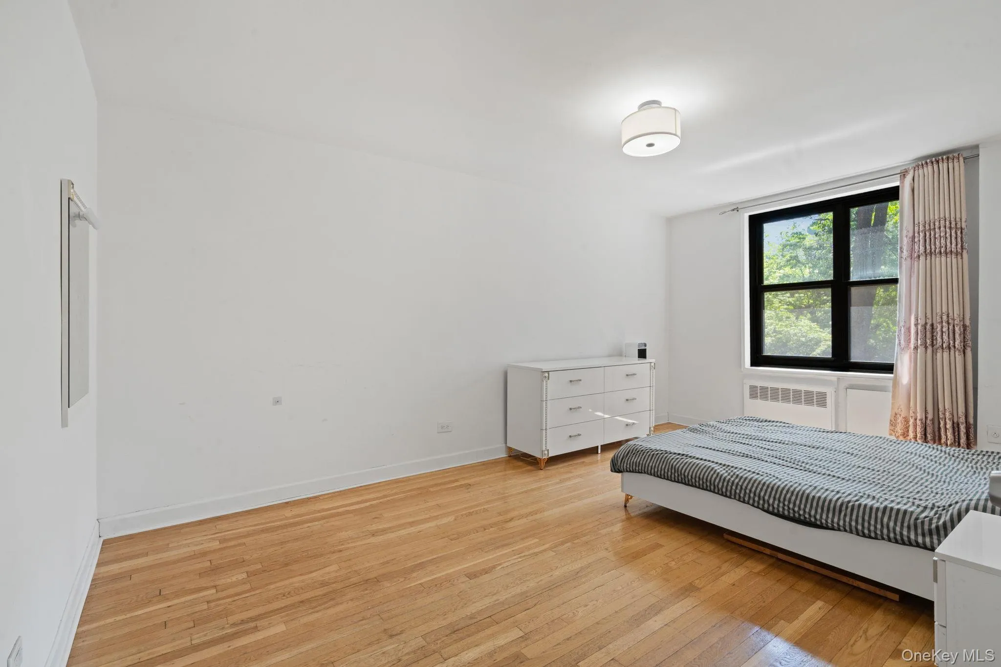 139-15 83rd Avenue, New York, NY, 2 Bedrooms Bedrooms, 4 Rooms Rooms,1 BathroomBathrooms,Residential,For Rent,83rd,0,1010170 139-15 83rd Avenue, New York, NY, 2 Bedrooms Bedrooms, 4 Rooms Rooms,1 BathroomBathrooms,Residential,For Rent,83rd,0,1010170