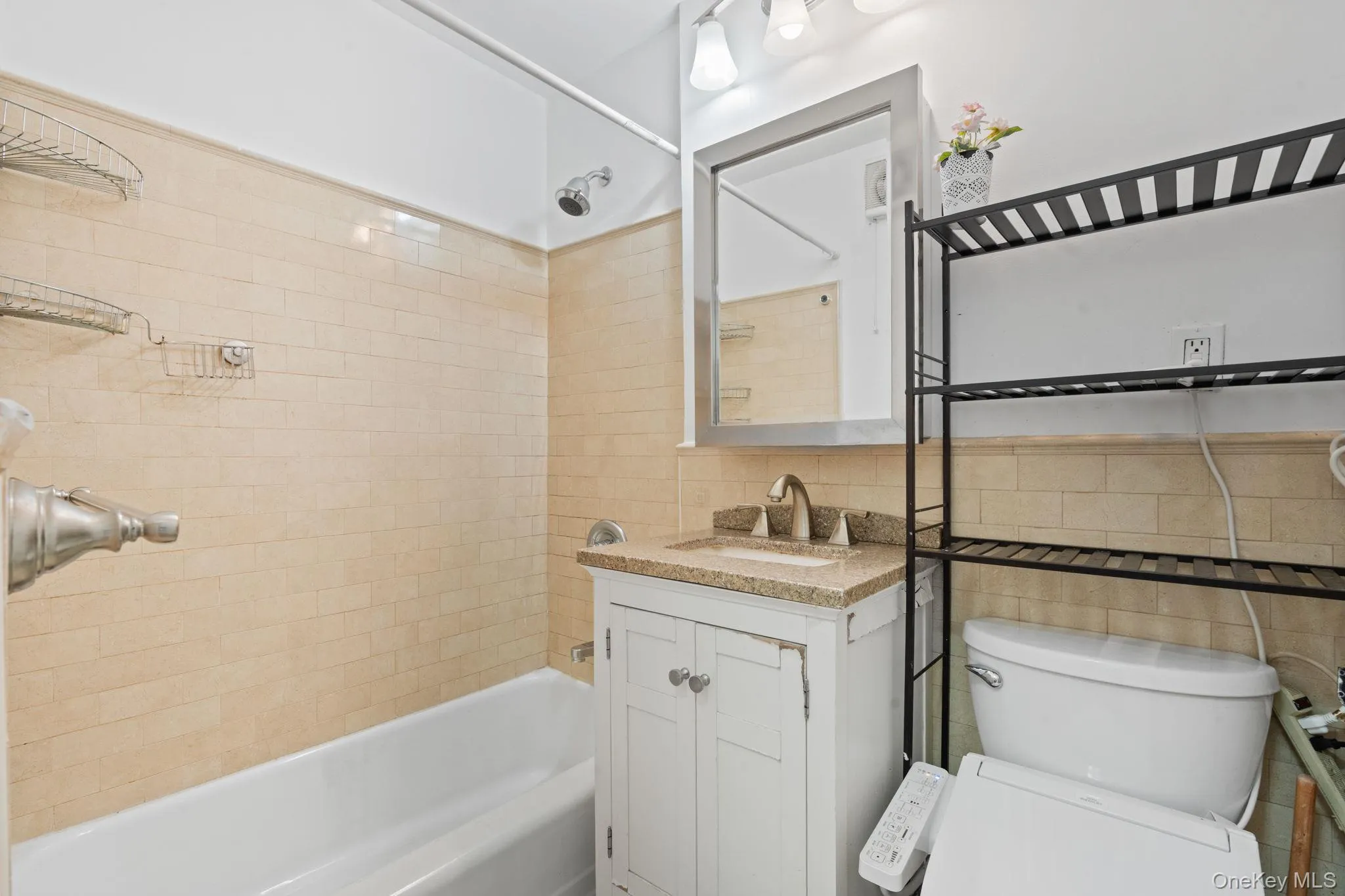 139-15 83rd Avenue, New York, NY, 2 Bedrooms Bedrooms, 4 Rooms Rooms,1 BathroomBathrooms,Residential,For Rent,83rd,0,1010170 139-15 83rd Avenue, New York, NY, 2 Bedrooms Bedrooms, 4 Rooms Rooms,1 BathroomBathrooms,Residential,For Rent,83rd,0,1010170
