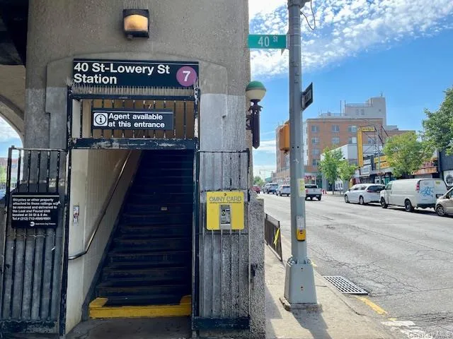 48-21 40th Street, New York, NY, 2 Bedrooms Bedrooms, 5 Rooms Rooms,1 BathroomBathrooms,Residential,For Rent,40th,0,1010174 48-21 40th Street, New York, NY, 2 Bedrooms Bedrooms, 5 Rooms Rooms,1 BathroomBathrooms,Residential,For Rent,40th,0,1010174