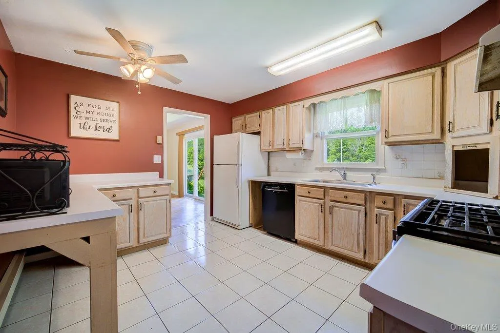 253 Rockland Road, Rockland, NY, 3 Bedrooms Bedrooms, 6 Rooms Rooms,2 BathroomsBathrooms,Residential,For Rent,Rockland,0,1010176 253 Rockland Road, Rockland, NY, 3 Bedrooms Bedrooms, 6 Rooms Rooms,2 BathroomsBathrooms,Residential,For Rent,Rockland,0,1010176