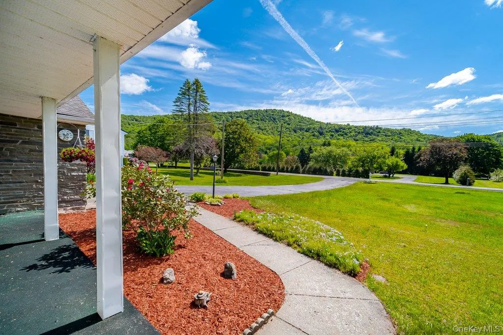 253 Rockland Road, Rockland, NY, 3 Bedrooms Bedrooms, 6 Rooms Rooms,2 BathroomsBathrooms,Residential,For Rent,Rockland,0,1010176 253 Rockland Road, Rockland, NY, 3 Bedrooms Bedrooms, 6 Rooms Rooms,2 BathroomsBathrooms,Residential,For Rent,Rockland,0,1010176