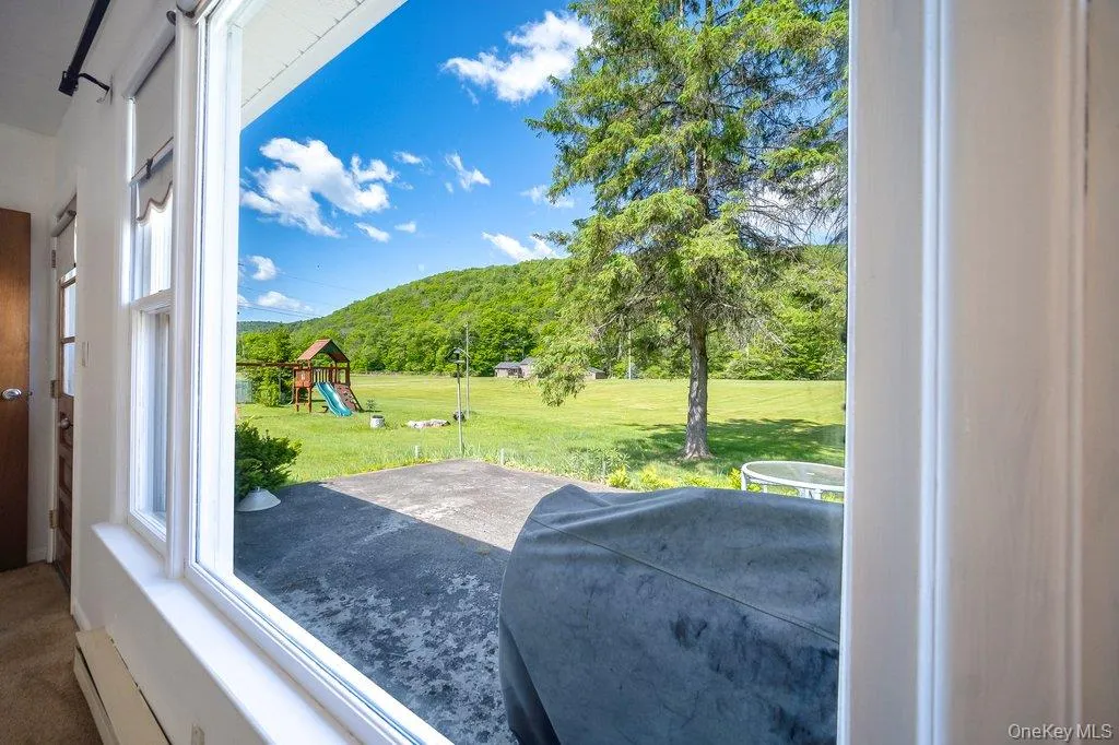 253 Rockland Road, Rockland, NY, 3 Bedrooms Bedrooms, 6 Rooms Rooms,2 BathroomsBathrooms,Residential,For Rent,Rockland,0,1010176 253 Rockland Road, Rockland, NY, 3 Bedrooms Bedrooms, 6 Rooms Rooms,2 BathroomsBathrooms,Residential,For Rent,Rockland,0,1010176