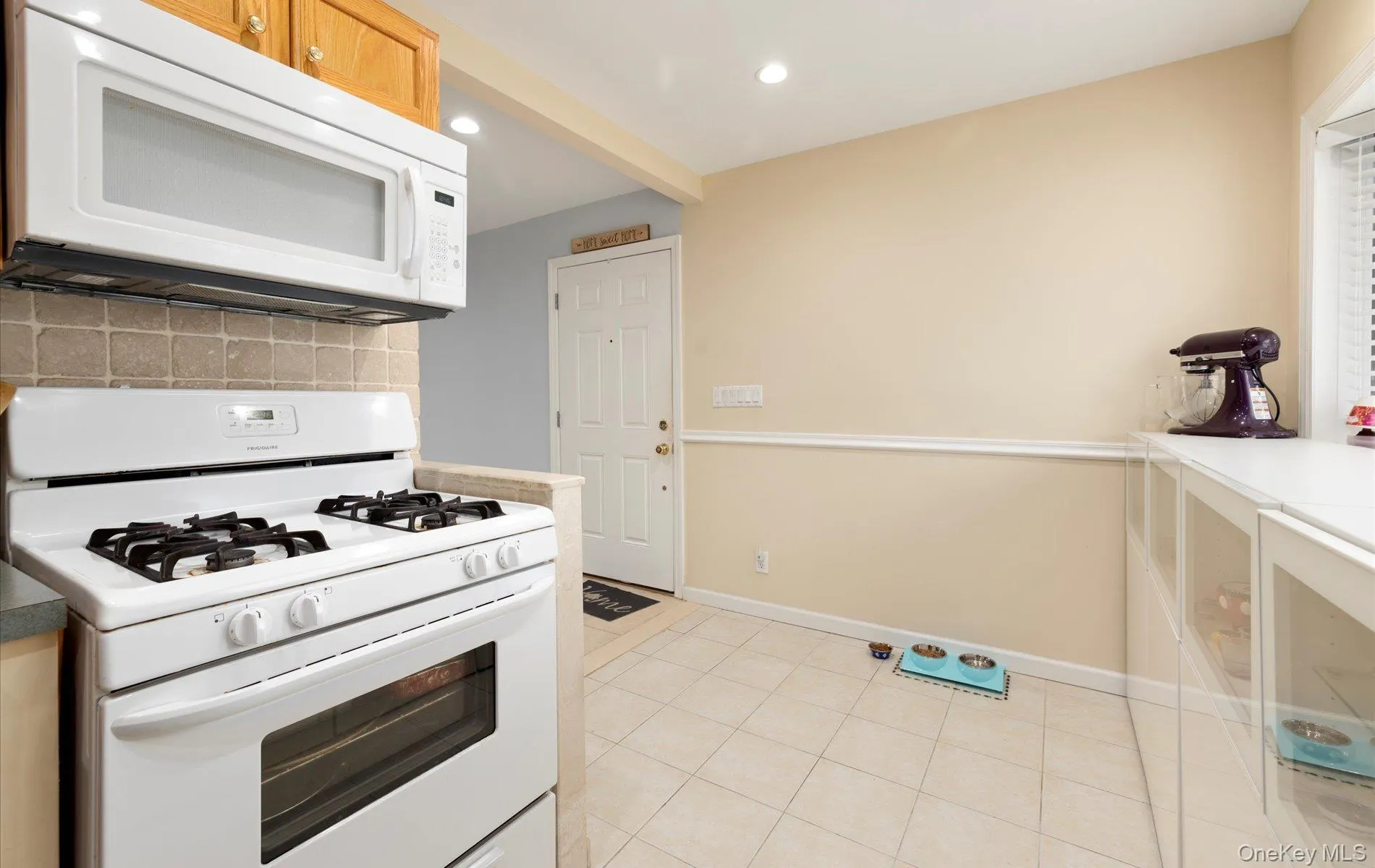 40 Southridge Drive, Glen Cove, NY, 3 Bedrooms Bedrooms, 6 Rooms Rooms,1 BathroomBathrooms,Residential,For Rent,Southridge,0,1010179 40 Southridge Drive, Glen Cove, NY, 3 Bedrooms Bedrooms, 6 Rooms Rooms,1 BathroomBathrooms,Residential,For Rent,Southridge,0,1010179