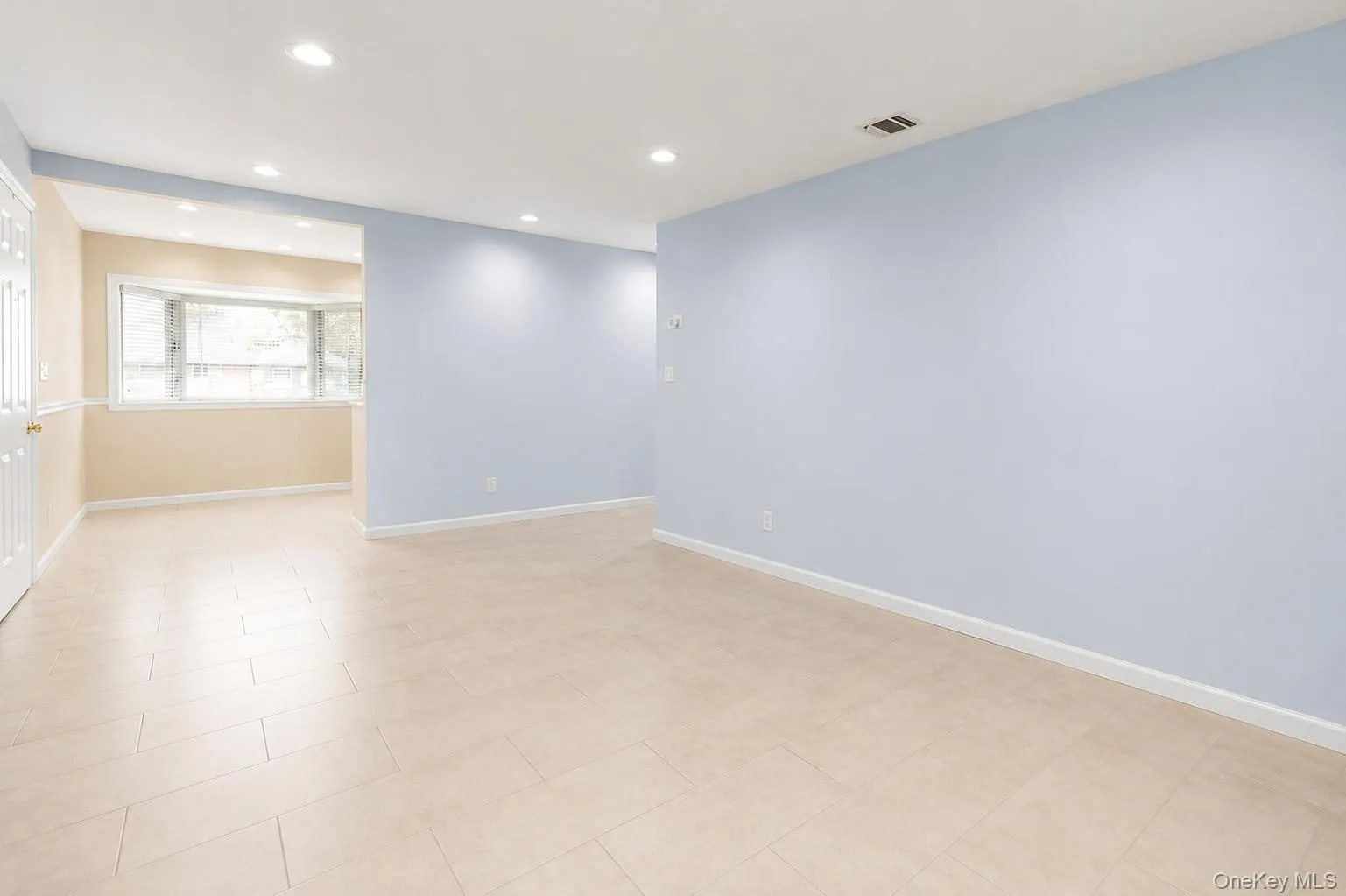 40 Southridge Drive, Glen Cove, NY, 3 Bedrooms Bedrooms, 6 Rooms Rooms,1 BathroomBathrooms,Residential,For Rent,Southridge,0,1010179 40 Southridge Drive, Glen Cove, NY, 3 Bedrooms Bedrooms, 6 Rooms Rooms,1 BathroomBathrooms,Residential,For Rent,Southridge,0,1010179