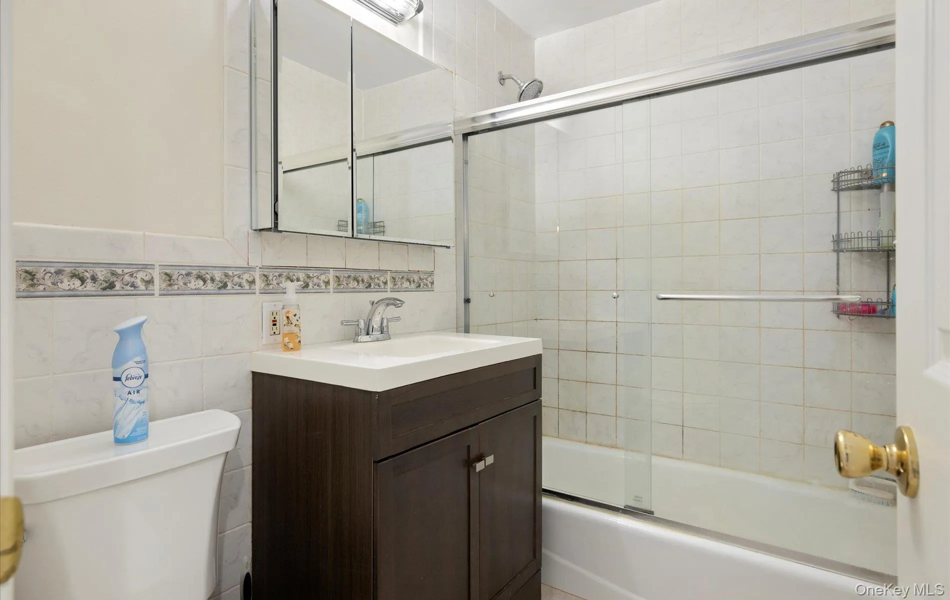 40 Southridge Drive, Glen Cove, NY, 3 Bedrooms Bedrooms, 6 Rooms Rooms,1 BathroomBathrooms,Residential,For Rent,Southridge,0,1010179 40 Southridge Drive, Glen Cove, NY, 3 Bedrooms Bedrooms, 6 Rooms Rooms,1 BathroomBathrooms,Residential,For Rent,Southridge,0,1010179