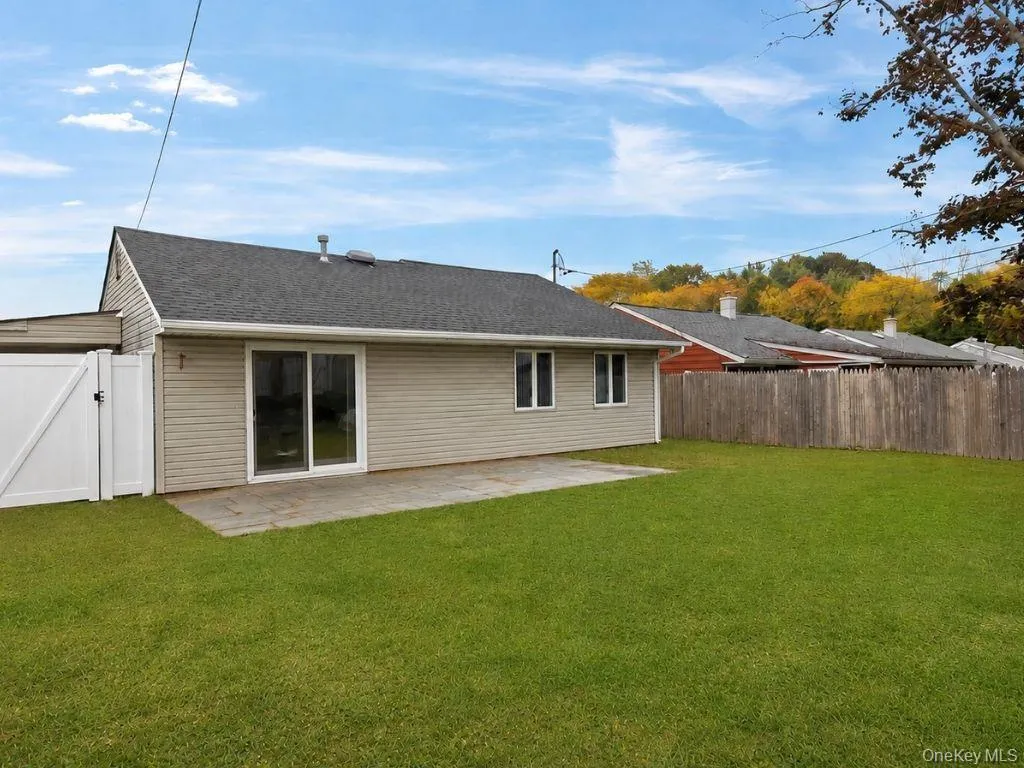 40 Southridge Drive, Glen Cove, NY, 3 Bedrooms Bedrooms, 6 Rooms Rooms,1 BathroomBathrooms,Residential,For Rent,Southridge,0,1010179 40 Southridge Drive, Glen Cove, NY, 3 Bedrooms Bedrooms, 6 Rooms Rooms,1 BathroomBathrooms,Residential,For Rent,Southridge,0,1010179