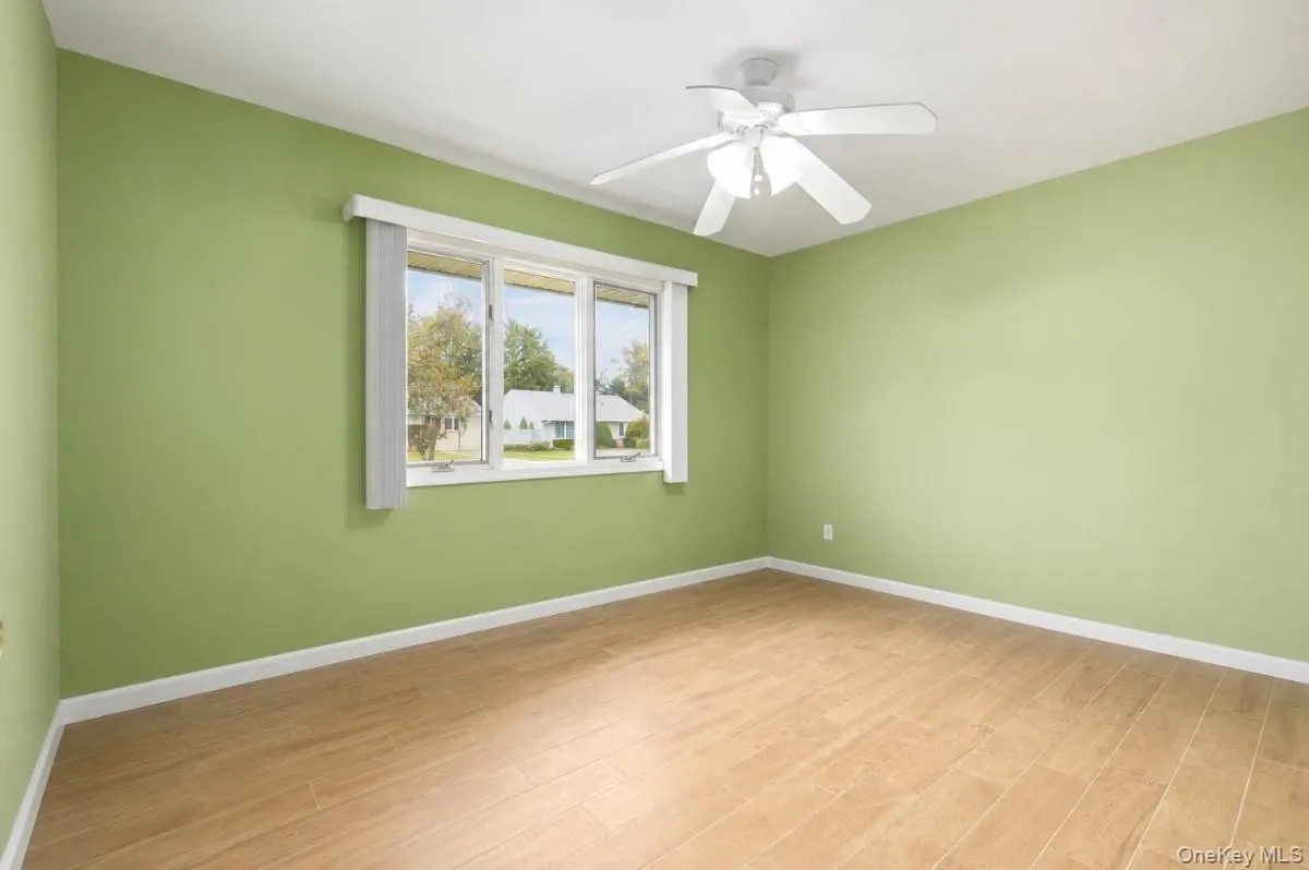 40 Southridge Drive, Glen Cove, NY, 3 Bedrooms Bedrooms, 6 Rooms Rooms,1 BathroomBathrooms,Residential,For Rent,Southridge,0,1010179 40 Southridge Drive, Glen Cove, NY, 3 Bedrooms Bedrooms, 6 Rooms Rooms,1 BathroomBathrooms,Residential,For Rent,Southridge,0,1010179