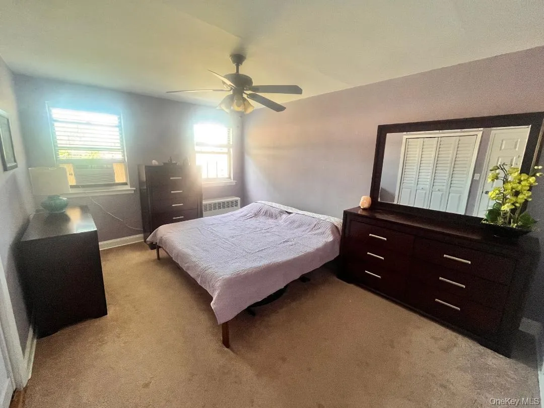 Master bedroom Master bedroom
