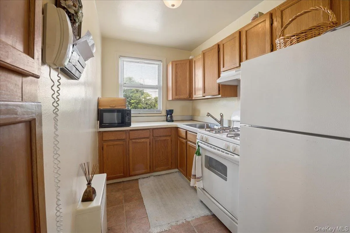 7 Wainwright Avenue, Yonkers, NY, 1 Bedroom Bedrooms, 3 Rooms Rooms,1 BathroomBathrooms,Residential,For Rent,Wainwright,0,1010181 7 Wainwright Avenue, Yonkers, NY, 1 Bedroom Bedrooms, 3 Rooms Rooms,1 BathroomBathrooms,Residential,For Rent,Wainwright,0,1010181