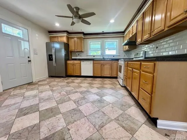 With Tile Floor With Tile Floor