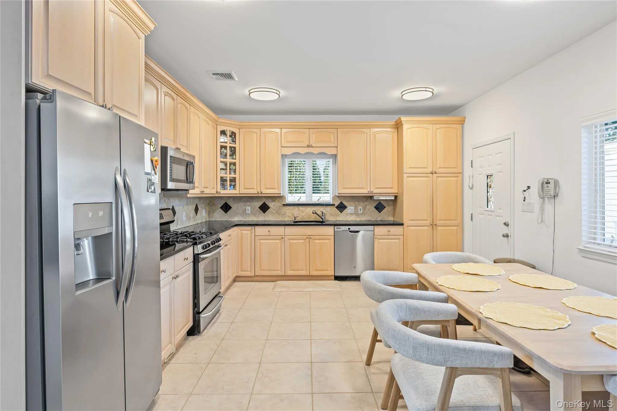 170 Mc Kinley Avenue, Hempstead, NY, 3 Bedrooms Bedrooms, 7 Rooms Rooms,3 BathroomsBathrooms,Residential,For Rent,Mc Kinley,0,1010187 170 Mc Kinley Avenue, Hempstead, NY, 3 Bedrooms Bedrooms, 7 Rooms Rooms,3 BathroomsBathrooms,Residential,For Rent,Mc Kinley,0,1010187