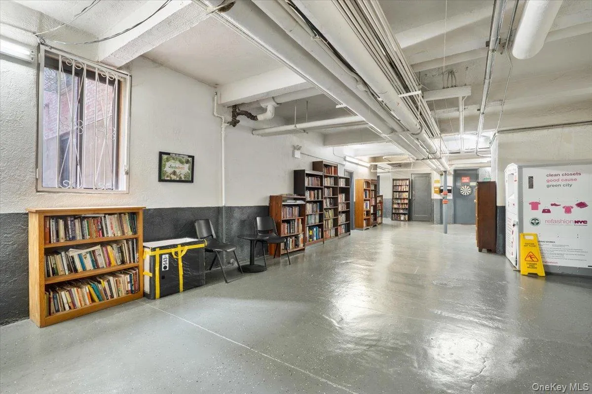 99-45 67th Road, New York, NY, 2 Bedrooms Bedrooms, 5 Rooms Rooms,1 BathroomBathrooms,Residential,For Rent,67th,0,1010194 99-45 67th Road, New York, NY, 2 Bedrooms Bedrooms, 5 Rooms Rooms,1 BathroomBathrooms,Residential,For Rent,67th,0,1010194