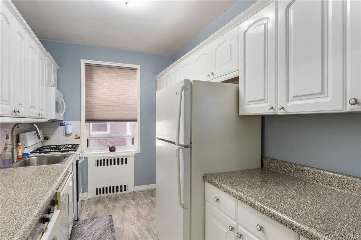 99-45 67th Road, New York, NY, 2 Bedrooms Bedrooms, 5 Rooms Rooms,1 BathroomBathrooms,Residential,For Rent,67th,0,1010194 99-45 67th Road, New York, NY, 2 Bedrooms Bedrooms, 5 Rooms Rooms,1 BathroomBathrooms,Residential,For Rent,67th,0,1010194