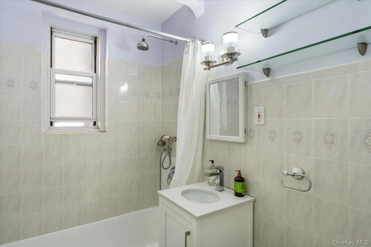 99-45 67th Road, New York, NY, 2 Bedrooms Bedrooms, 5 Rooms Rooms,1 BathroomBathrooms,Residential,For Rent,67th,0,1010194 99-45 67th Road, New York, NY, 2 Bedrooms Bedrooms, 5 Rooms Rooms,1 BathroomBathrooms,Residential,For Rent,67th,0,1010194