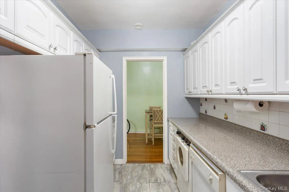 99-45 67th Road, New York, NY, 2 Bedrooms Bedrooms, 5 Rooms Rooms,1 BathroomBathrooms,Residential,For Rent,67th,0,1010194 99-45 67th Road, New York, NY, 2 Bedrooms Bedrooms, 5 Rooms Rooms,1 BathroomBathrooms,Residential,For Rent,67th,0,1010194