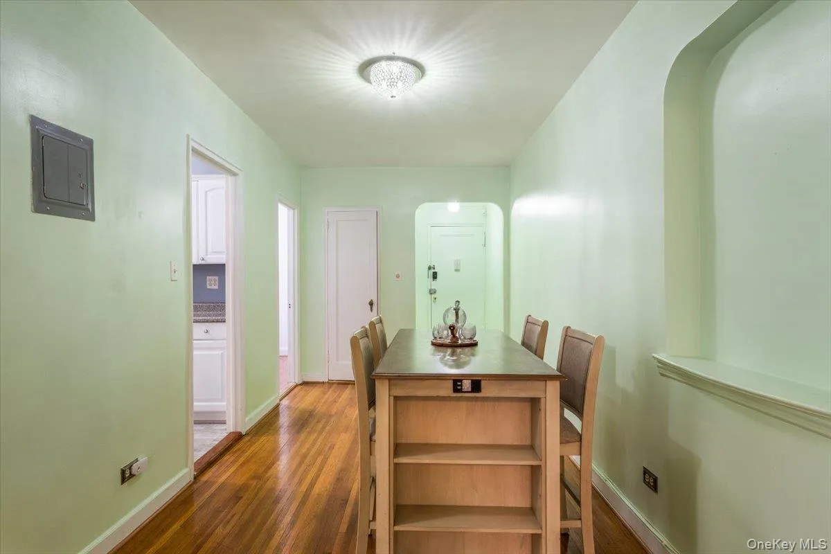 99-45 67th Road, New York, NY, 2 Bedrooms Bedrooms, 5 Rooms Rooms,1 BathroomBathrooms,Residential,For Rent,67th,0,1010194 99-45 67th Road, New York, NY, 2 Bedrooms Bedrooms, 5 Rooms Rooms,1 BathroomBathrooms,Residential,For Rent,67th,0,1010194