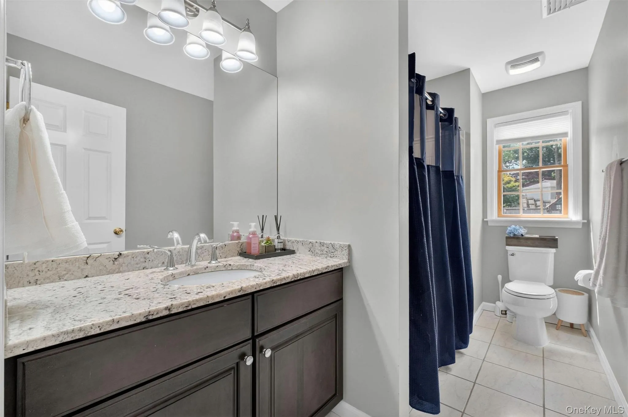 Hall bathroom. Hall bathroom.