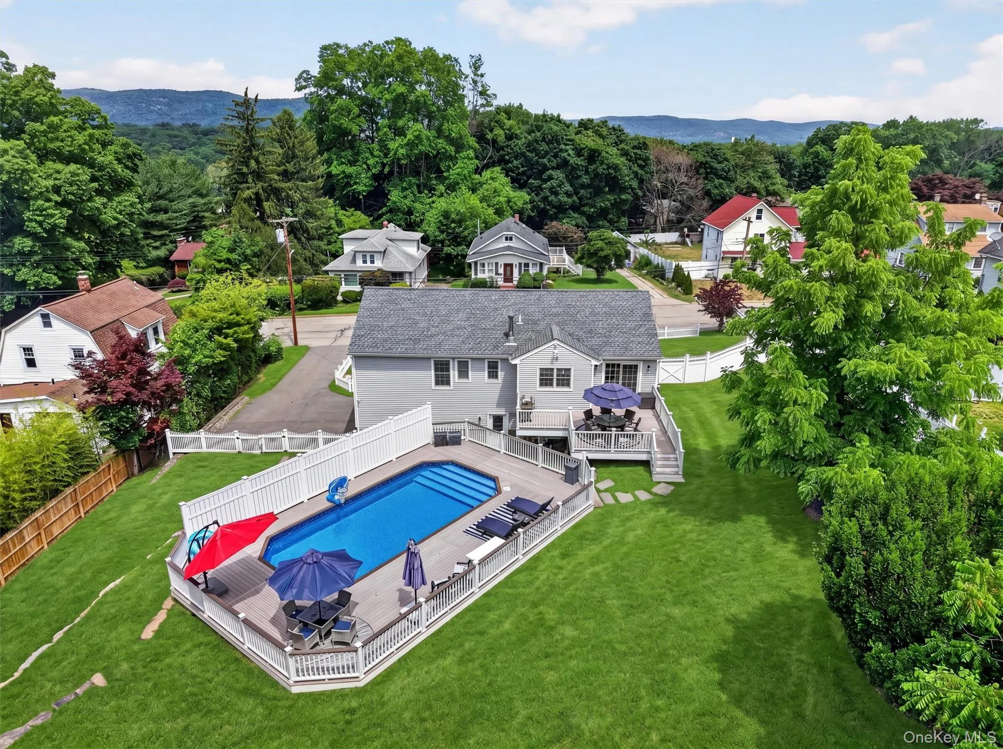 A picture perfect home with a picture perfect setting. A picture perfect home with a picture perfect setting.