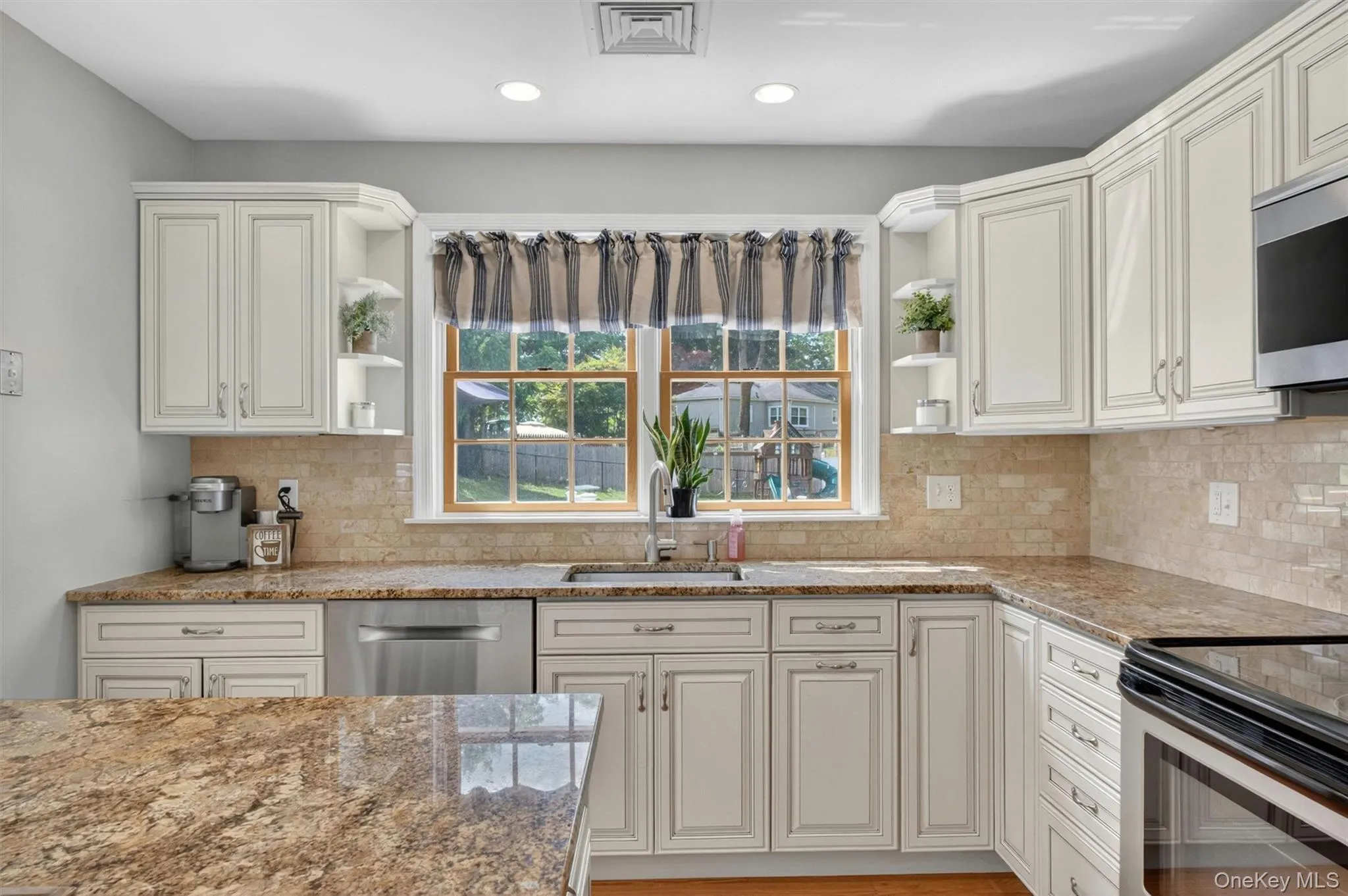 193 Catherine Street, Cortlandt, NY, 3 Bedrooms Bedrooms, 7 Rooms Rooms,2 BathroomsBathrooms,Residential,For Rent,Catherine,0,1010195 193 Catherine Street, Cortlandt, NY, 3 Bedrooms Bedrooms, 7 Rooms Rooms,2 BathroomsBathrooms,Residential,For Rent,Catherine,0,1010195