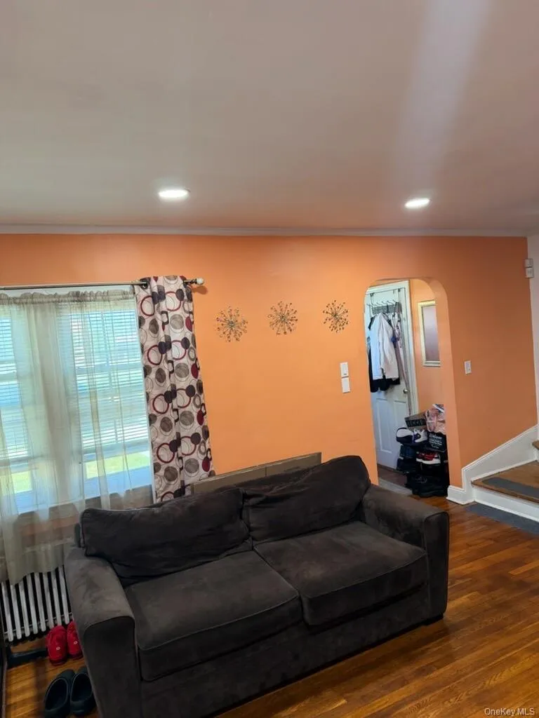 1020 Garden Place, Hempstead, NY, 4 Bedrooms Bedrooms, 6 Rooms Rooms,1 BathroomBathrooms,Residential,For Rent,Garden,0,1010200 1020 Garden Place, Hempstead, NY, 4 Bedrooms Bedrooms, 6 Rooms Rooms,1 BathroomBathrooms,Residential,For Rent,Garden,0,1010200