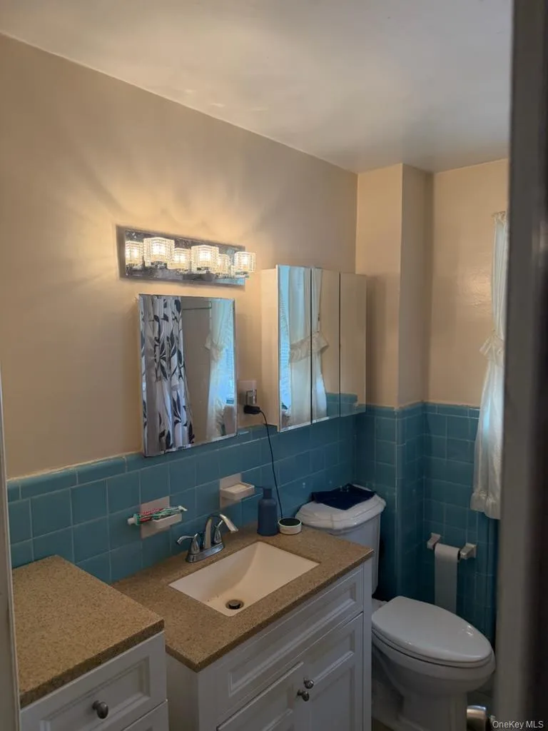 1020 Garden Place, Hempstead, NY, 4 Bedrooms Bedrooms, 6 Rooms Rooms,1 BathroomBathrooms,Residential,For Rent,Garden,0,1010200 1020 Garden Place, Hempstead, NY, 4 Bedrooms Bedrooms, 6 Rooms Rooms,1 BathroomBathrooms,Residential,For Rent,Garden,0,1010200