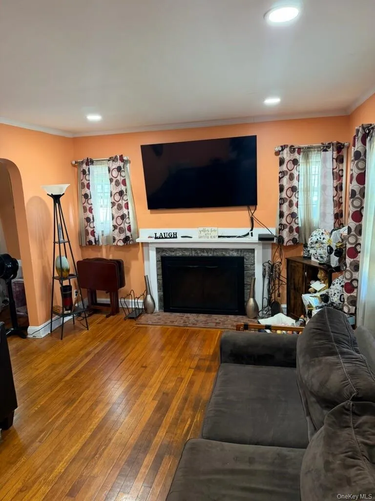 1020 Garden Place, Hempstead, NY, 4 Bedrooms Bedrooms, 6 Rooms Rooms,1 BathroomBathrooms,Residential,For Rent,Garden,0,1010200 1020 Garden Place, Hempstead, NY, 4 Bedrooms Bedrooms, 6 Rooms Rooms,1 BathroomBathrooms,Residential,For Rent,Garden,0,1010200