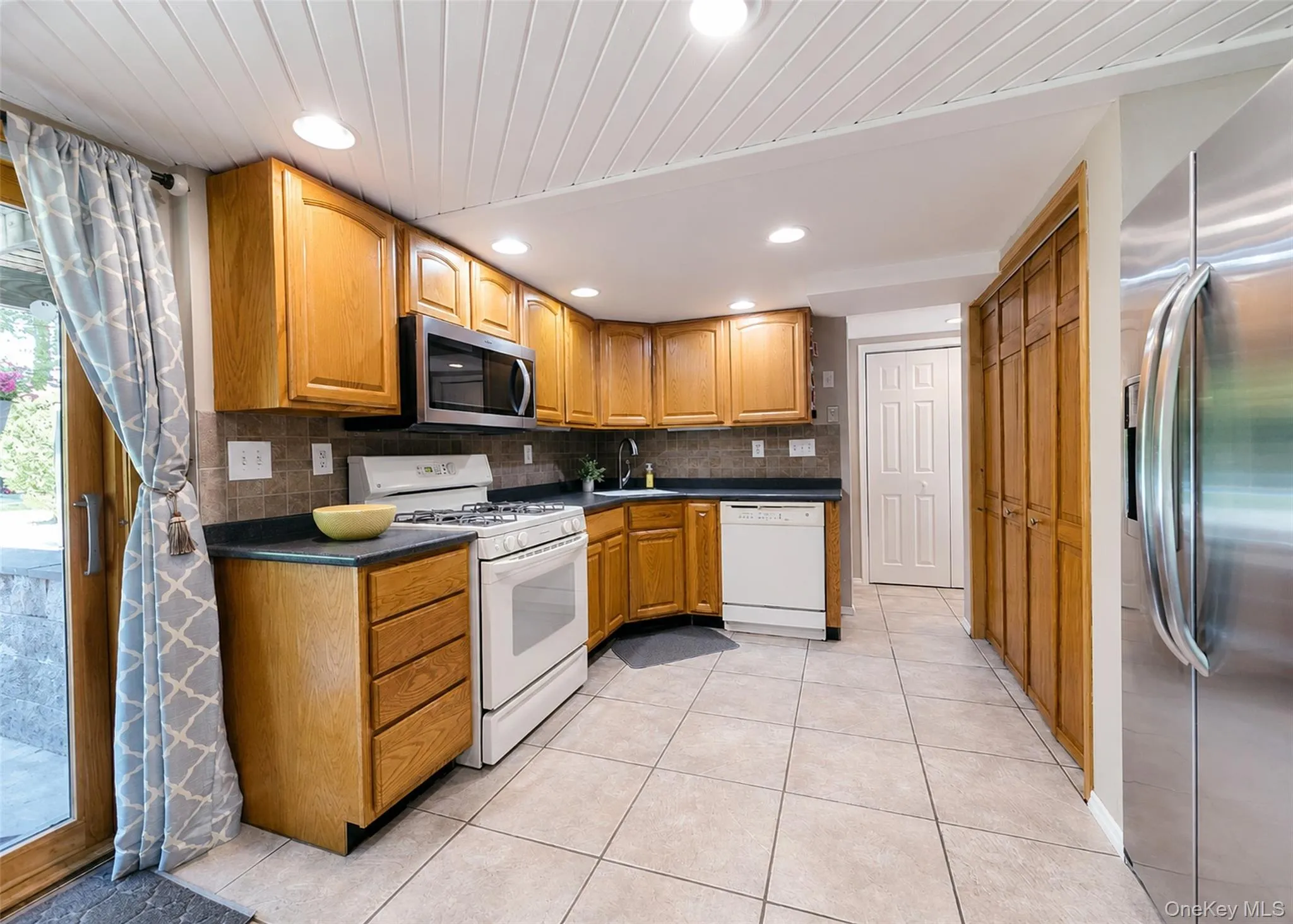 15 Cabin Lane, Brookhaven, NY, 4 Bedrooms Bedrooms, 6 Rooms Rooms,1 BathroomBathrooms,Residential,For Rent,Cabin,0,1010204 15 Cabin Lane, Brookhaven, NY, 4 Bedrooms Bedrooms, 6 Rooms Rooms,1 BathroomBathrooms,Residential,For Rent,Cabin,0,1010204