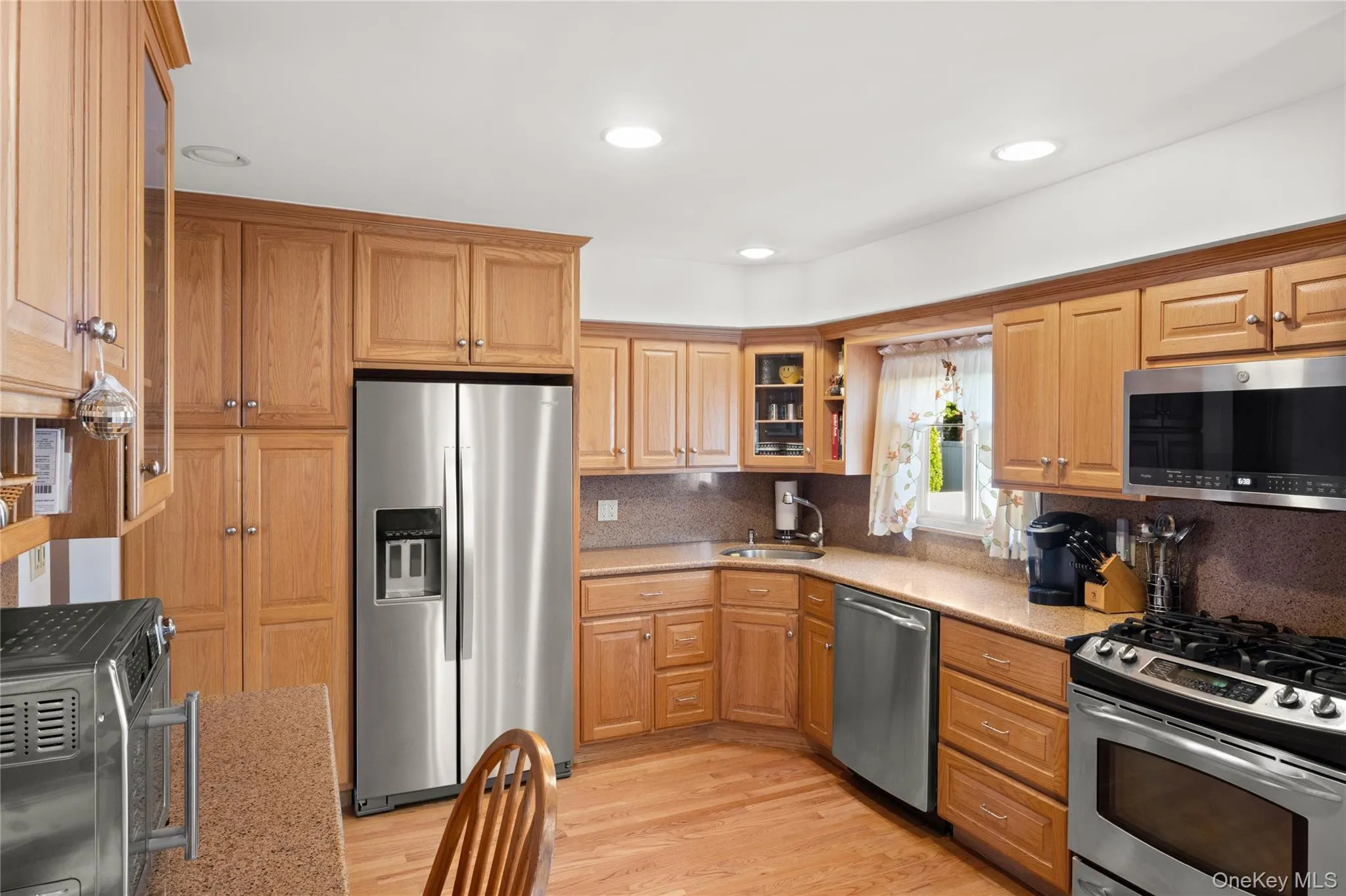 162 Elm Street, Oyster Bay, NY, 4 Bedrooms Bedrooms, 7 Rooms Rooms,3 BathroomsBathrooms,Residential,For Rent,Elm,0,1010208 162 Elm Street, Oyster Bay, NY, 4 Bedrooms Bedrooms, 7 Rooms Rooms,3 BathroomsBathrooms,Residential,For Rent,Elm,0,1010208