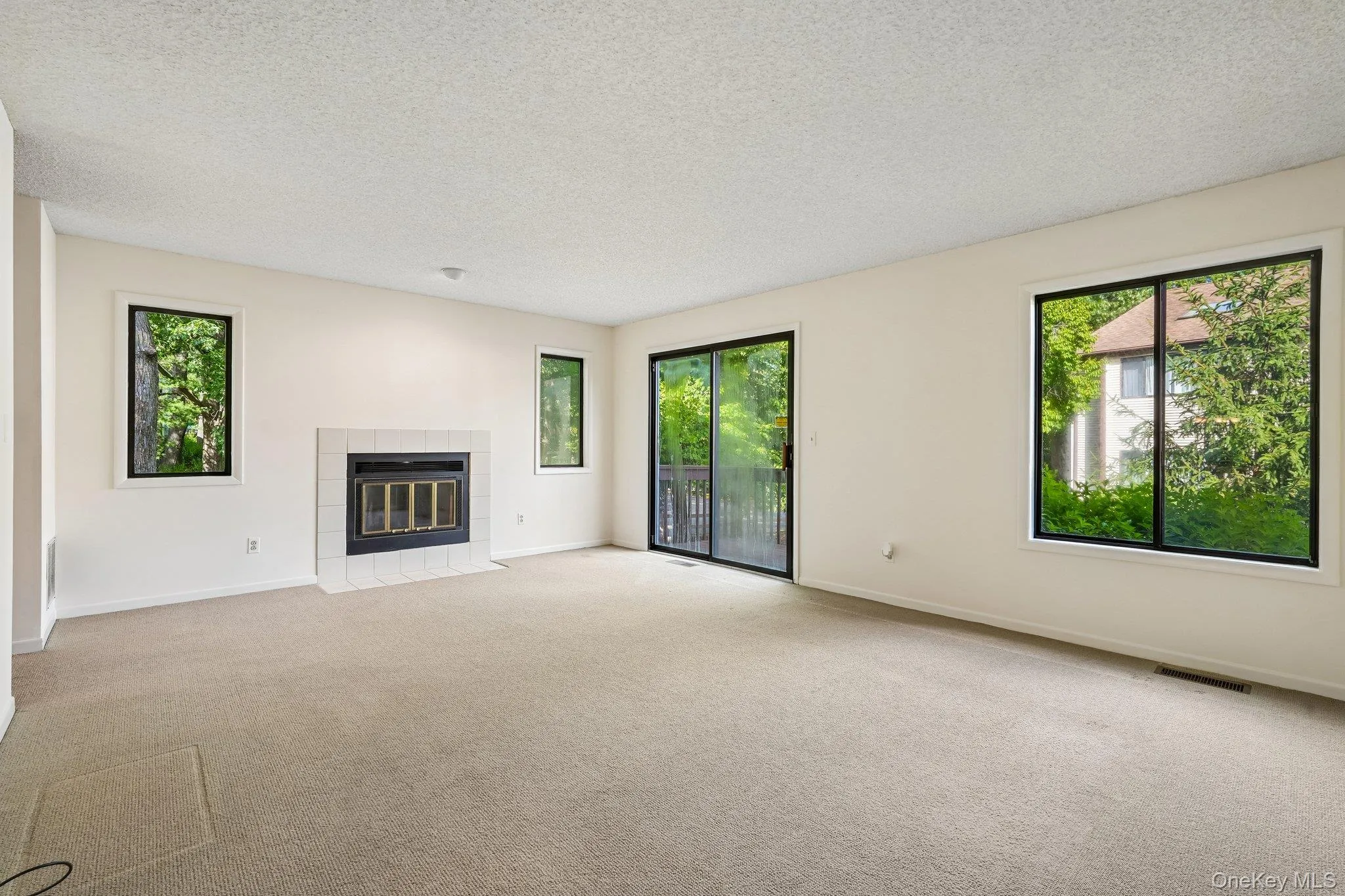 12 Evan Court, Clarkstown, NY, 2 Bedrooms Bedrooms, 6 Rooms Rooms,2 BathroomsBathrooms,Residential,For Rent,Evan,0,1010221 12 Evan Court, Clarkstown, NY, 2 Bedrooms Bedrooms, 6 Rooms Rooms,2 BathroomsBathrooms,Residential,For Rent,Evan,0,1010221